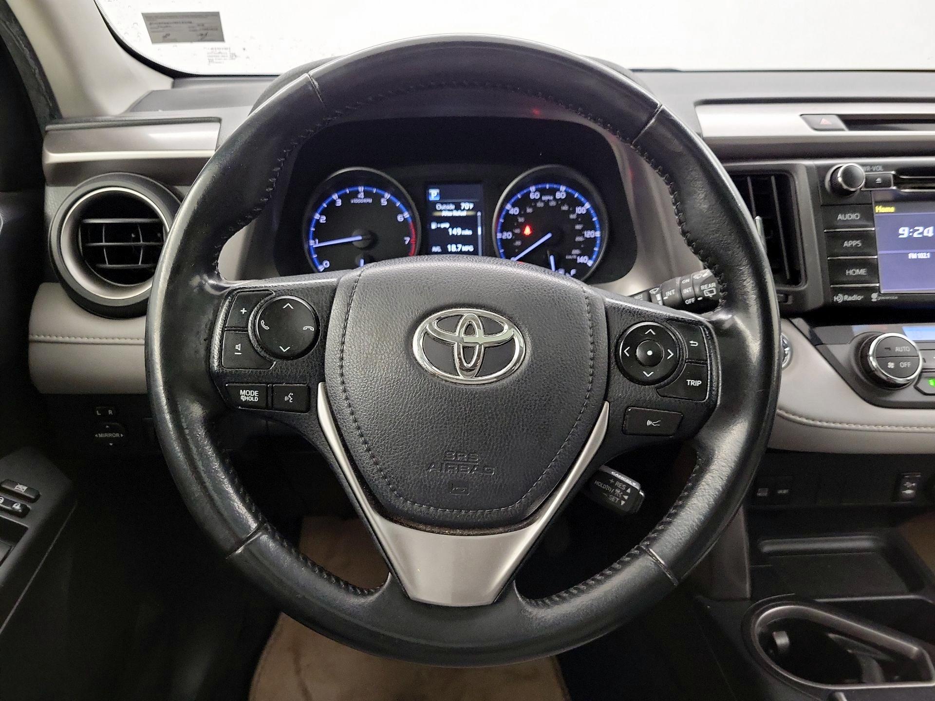 Thumbnail: 2018 Toyota RAV4 - 10