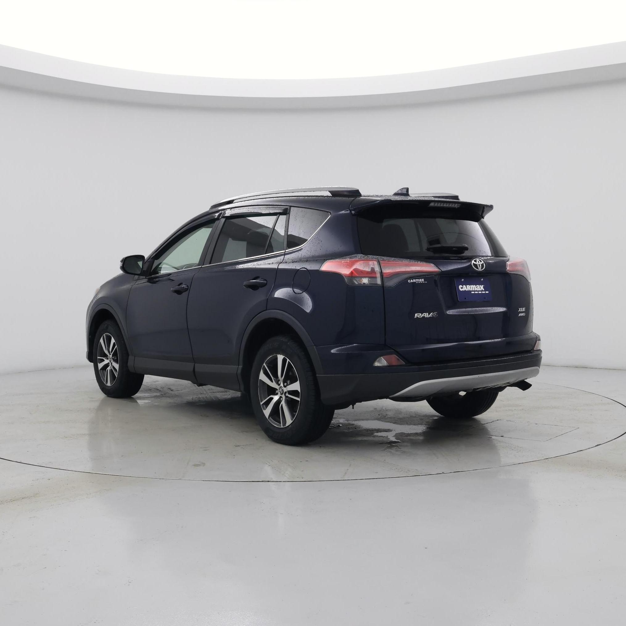Thumbnail: 2018 Toyota RAV4 - 2