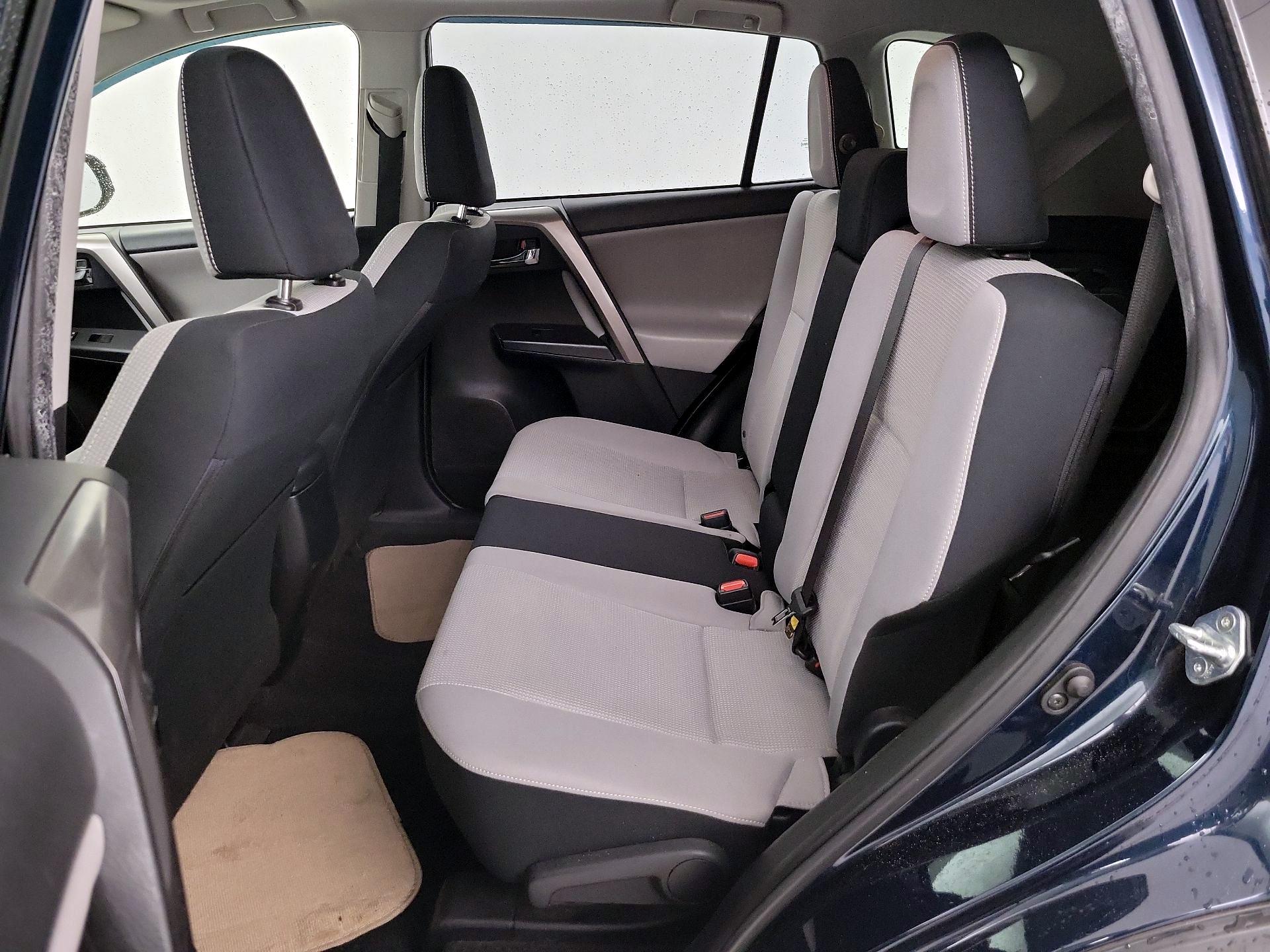 Thumbnail: 2018 Toyota RAV4 - 20