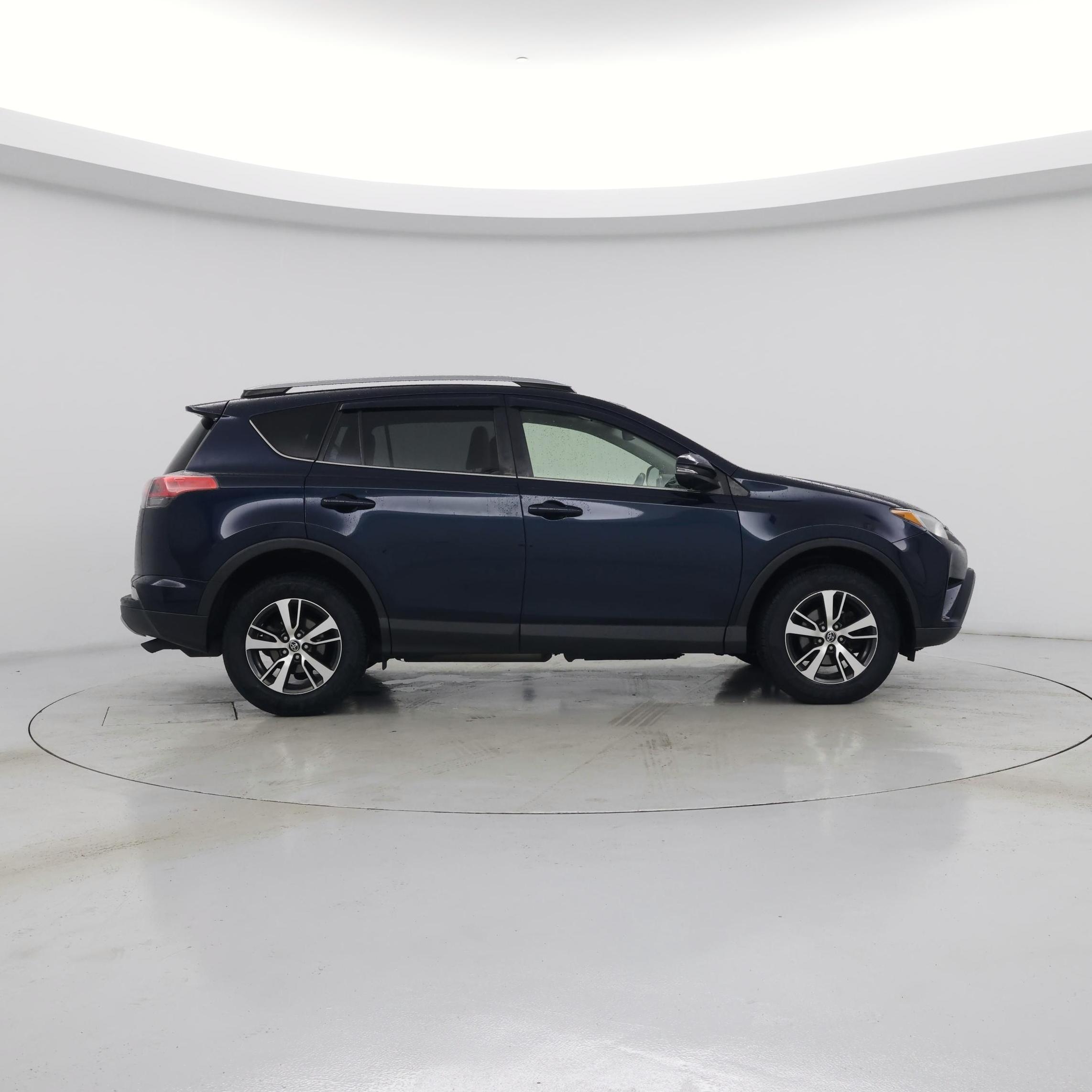 Thumbnail: 2018 Toyota RAV4 - 7