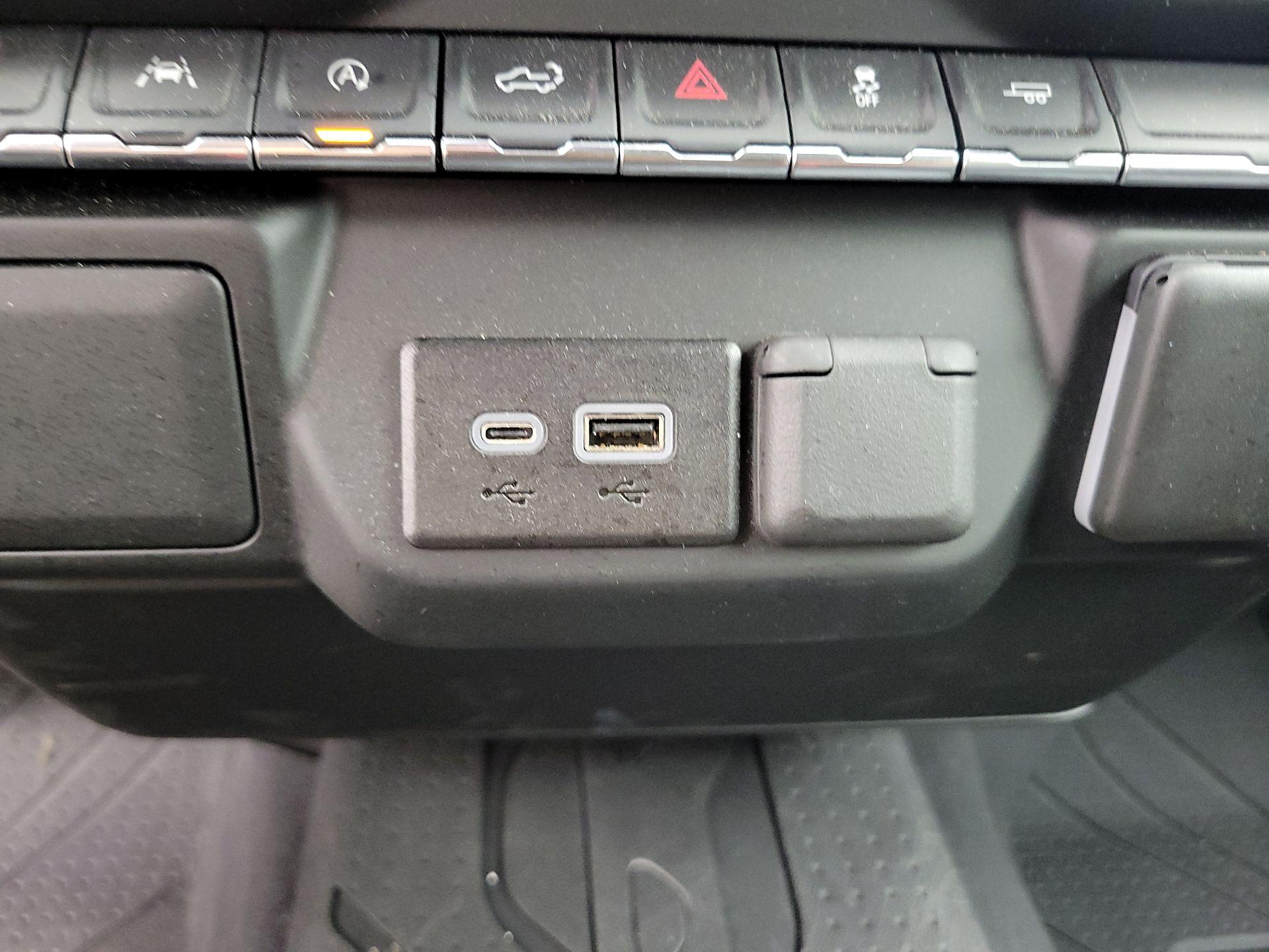 Thumbnail: 2024 Chevrolet Silverado 1500 - 18