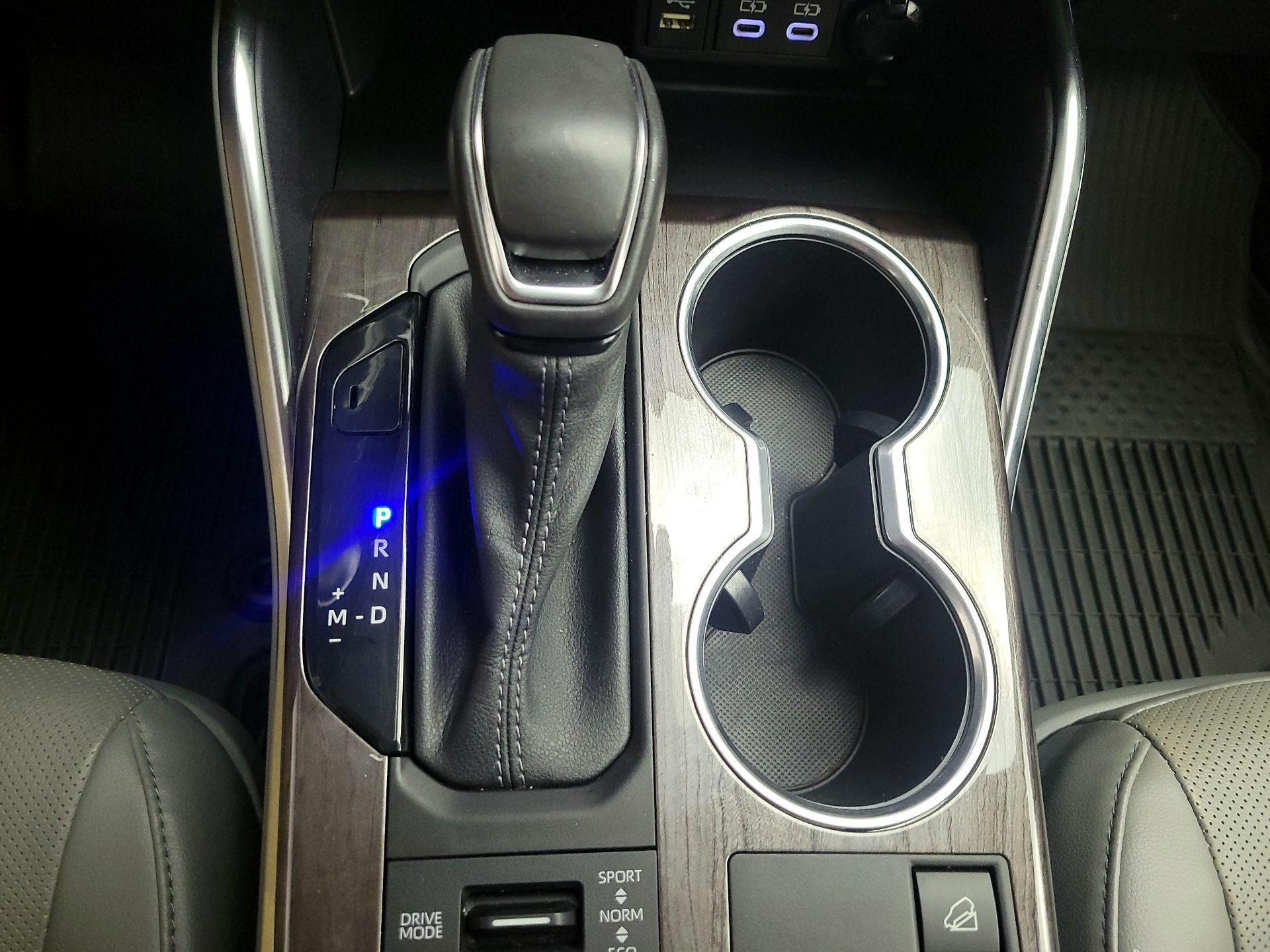 Thumbnail: 2023 Toyota Highlander - 17