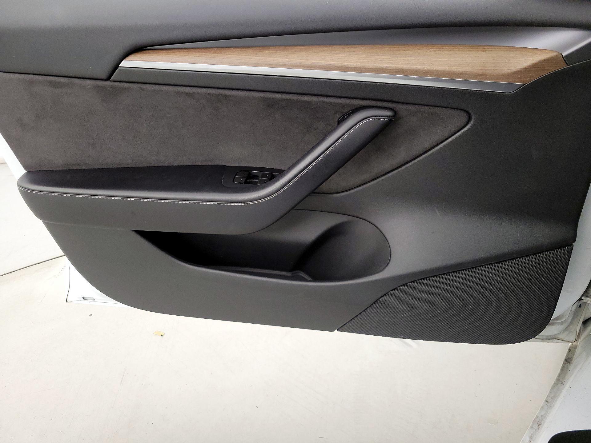 Thumbnail: 2023 Tesla Model 3 - 12