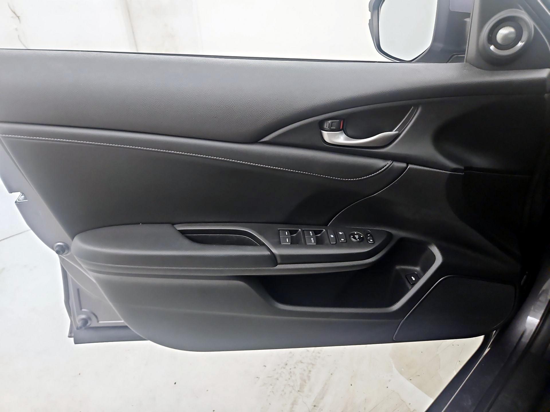 Thumbnail: 2019 Honda Insight - 12