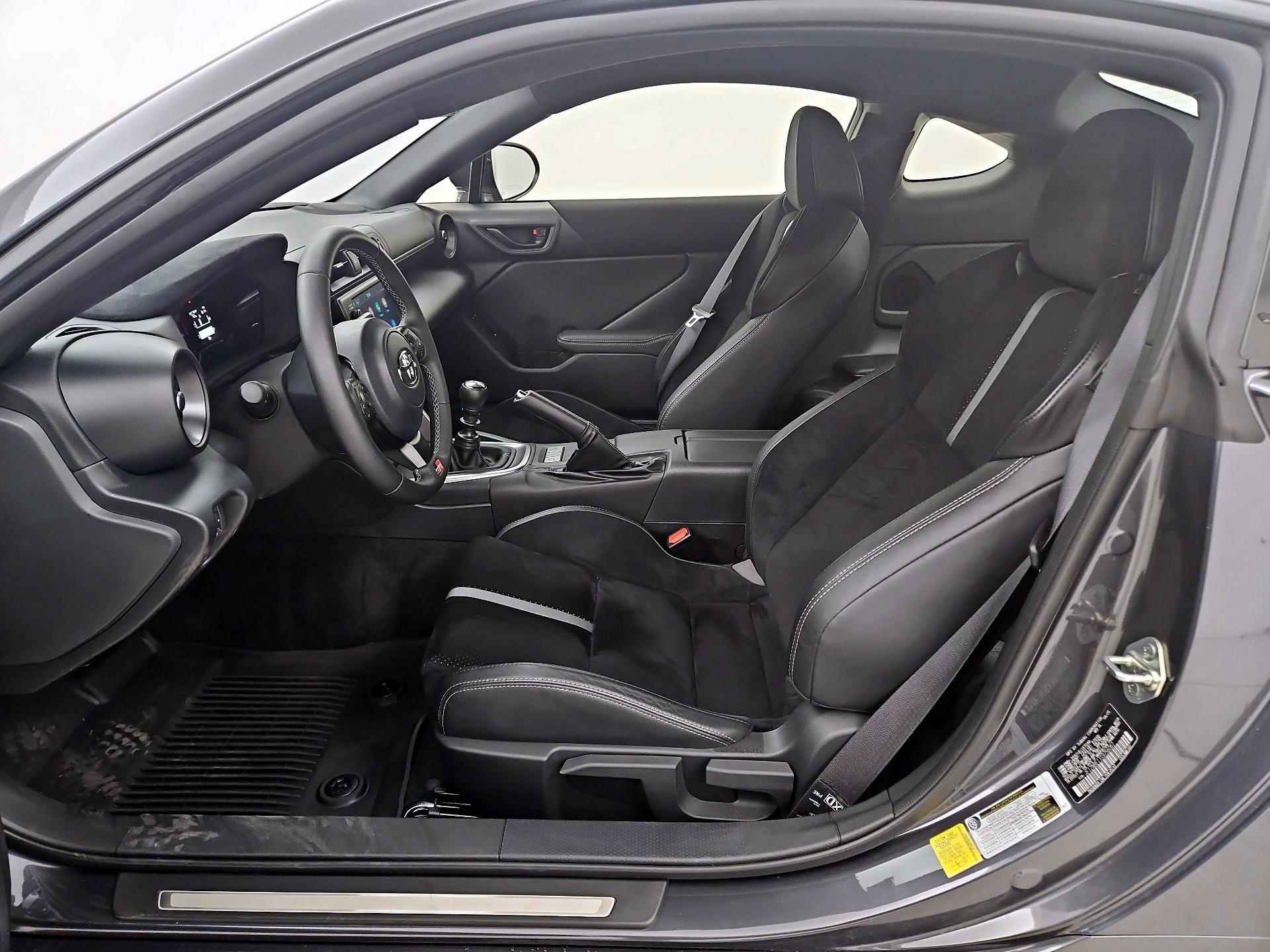 Thumbnail: 2025 Toyota GR86 - 11