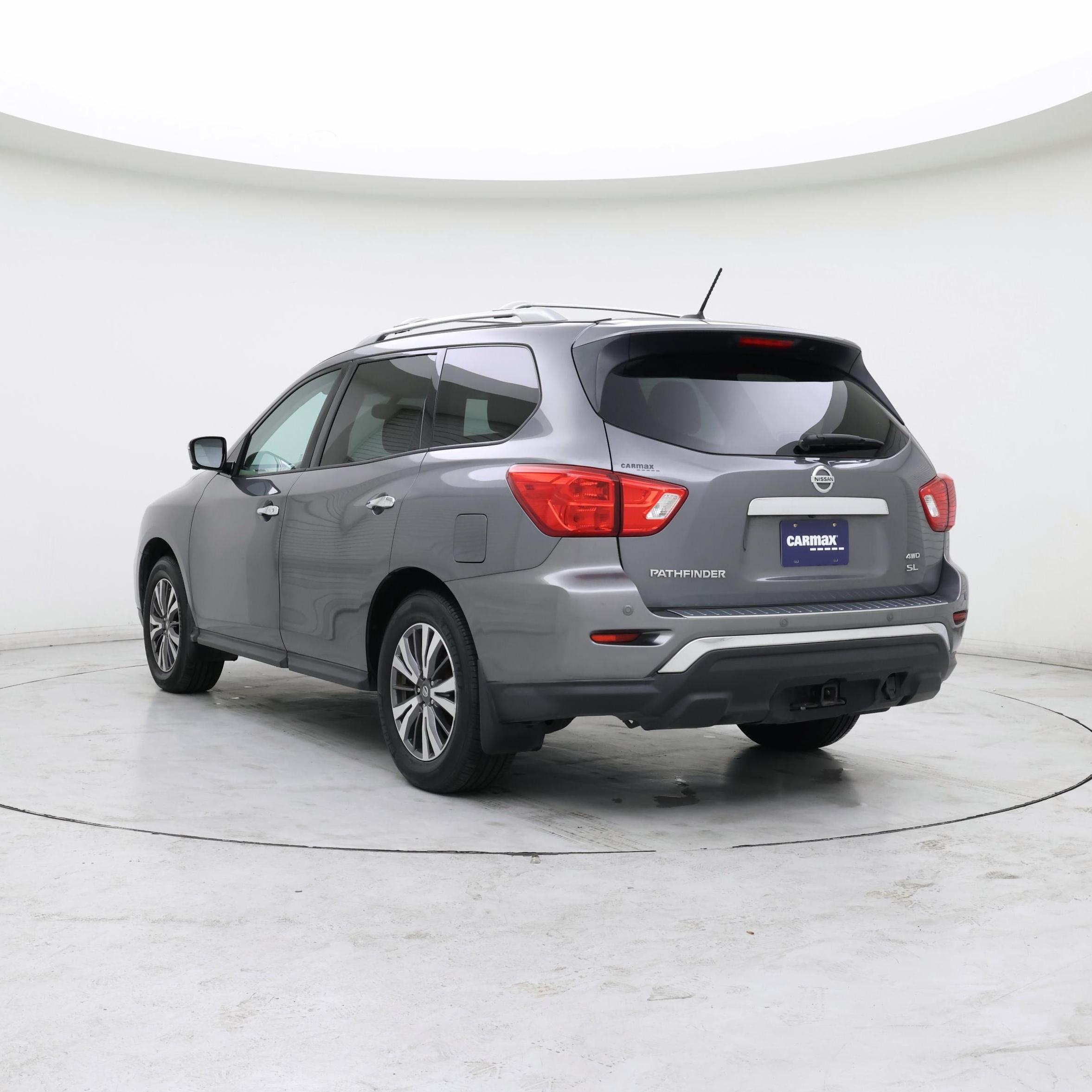Thumbnail: 2017 Nissan Pathfinder - 2