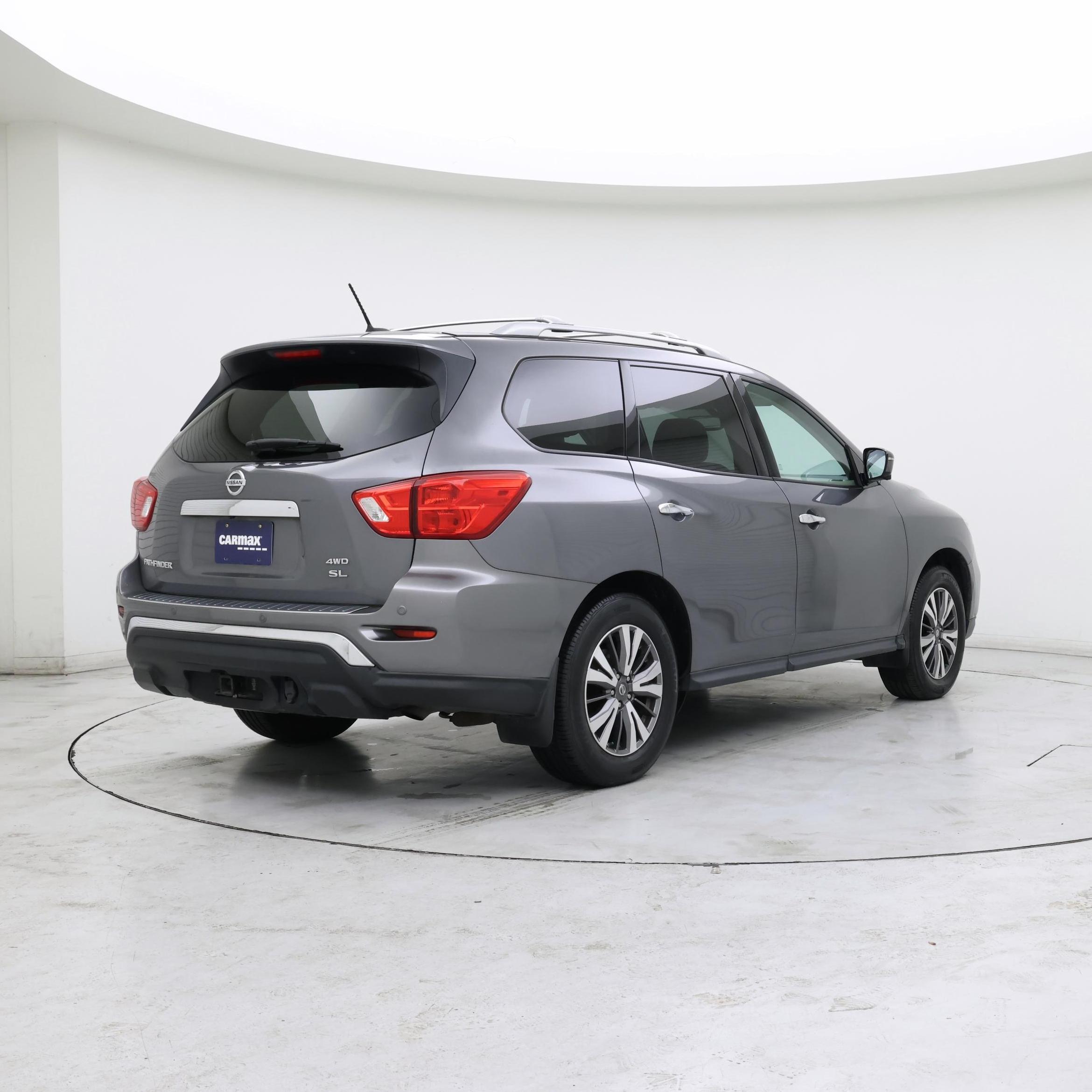 Thumbnail: 2017 Nissan Pathfinder - 8