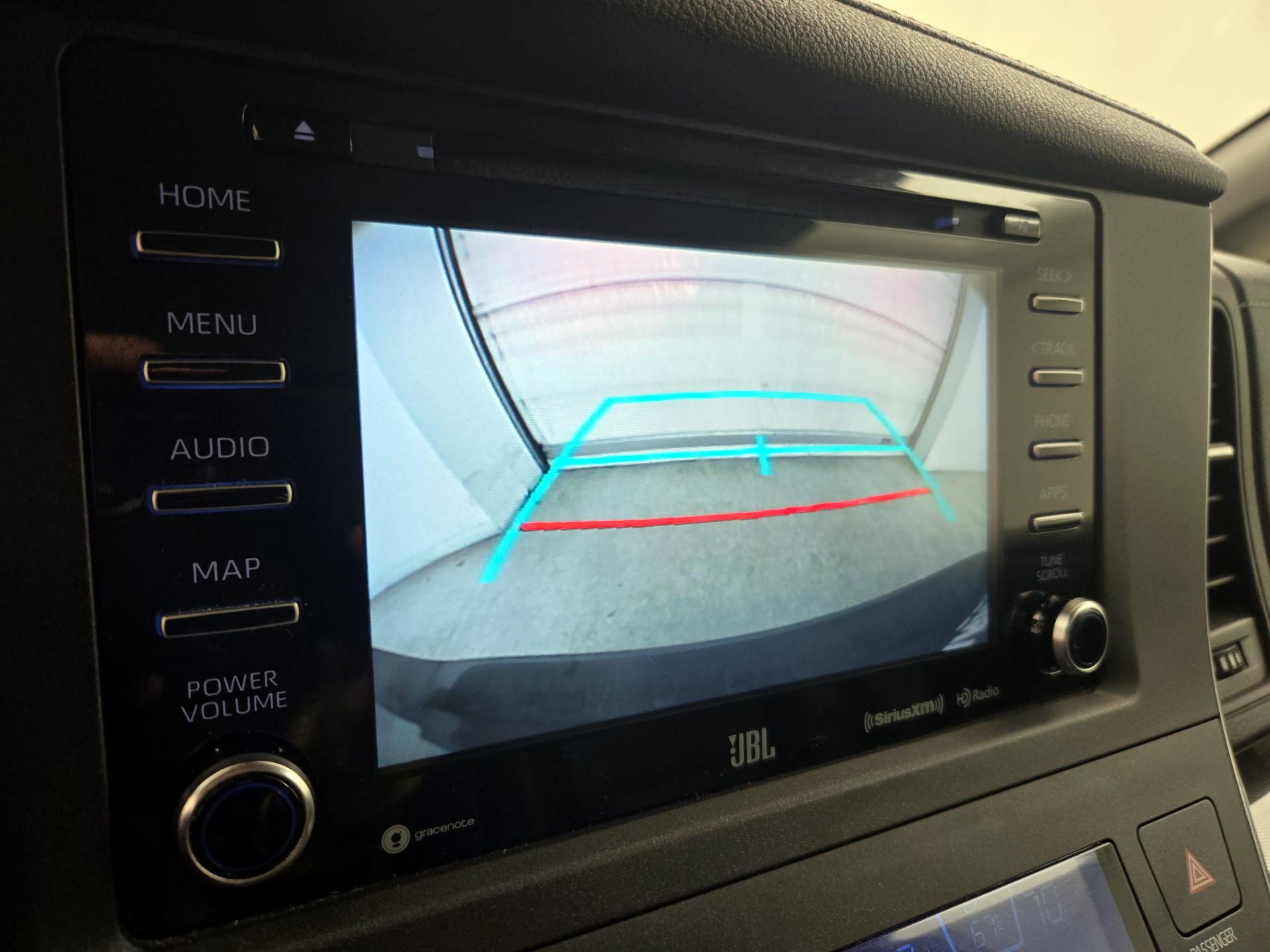 Thumbnail: 2019 Toyota Sienna - 13