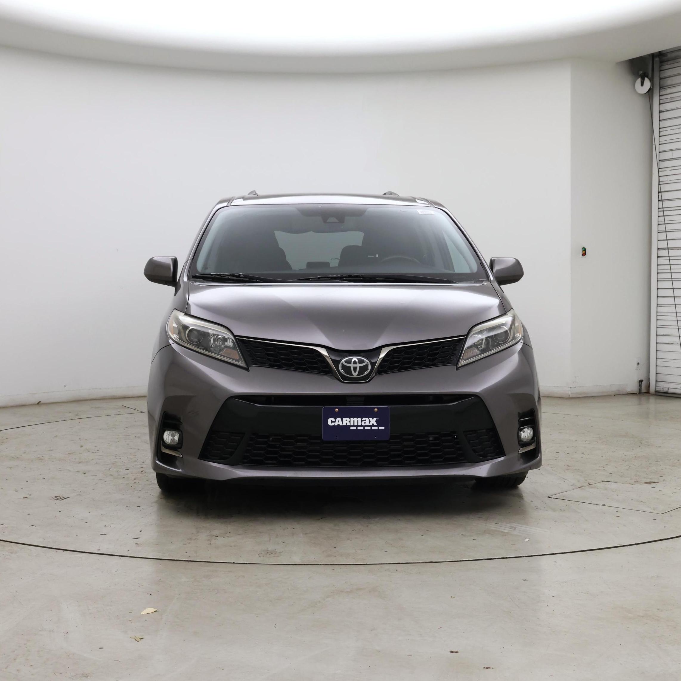Thumbnail: 2019 Toyota Sienna - 5