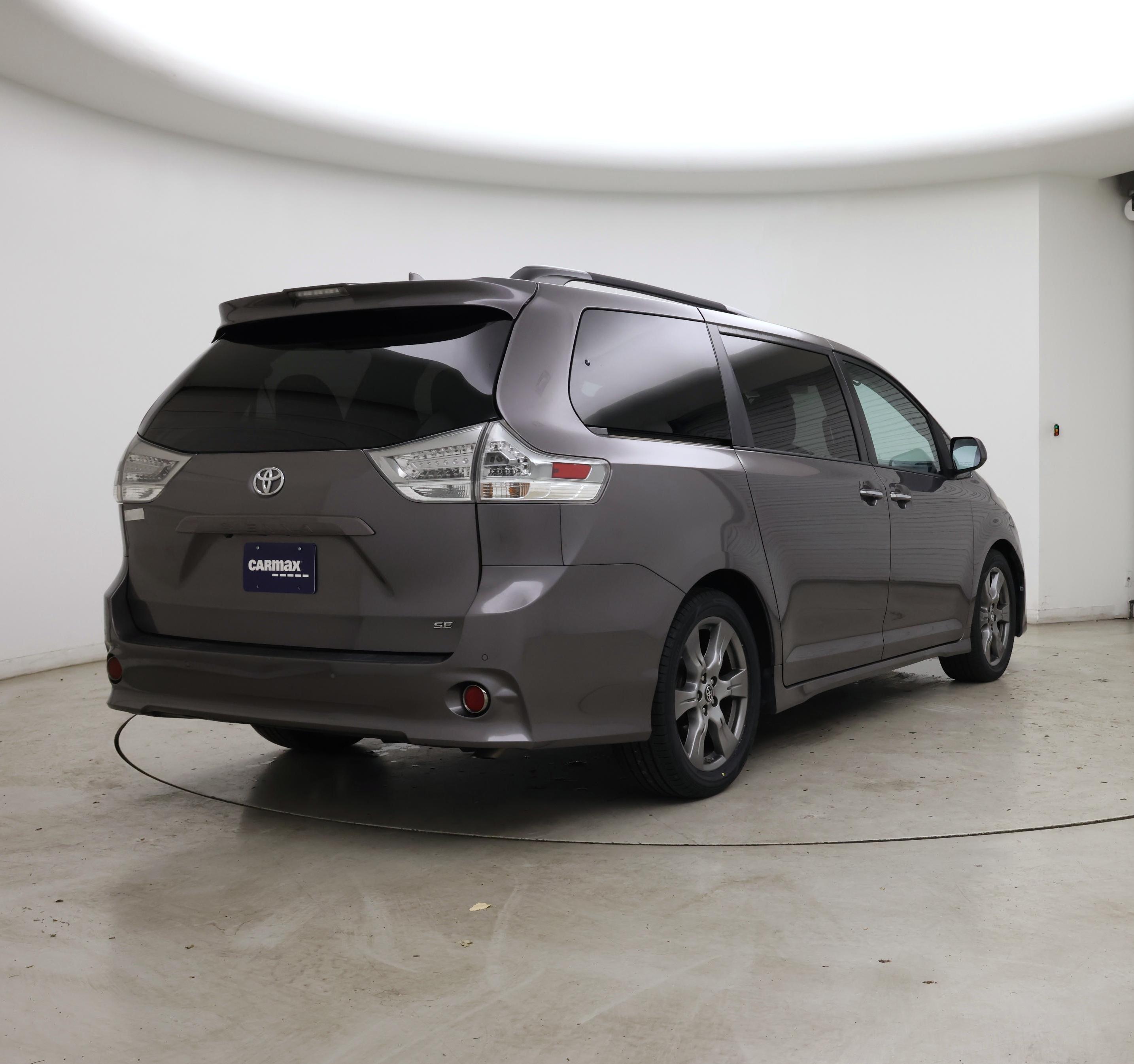 Thumbnail: 2019 Toyota Sienna - 8