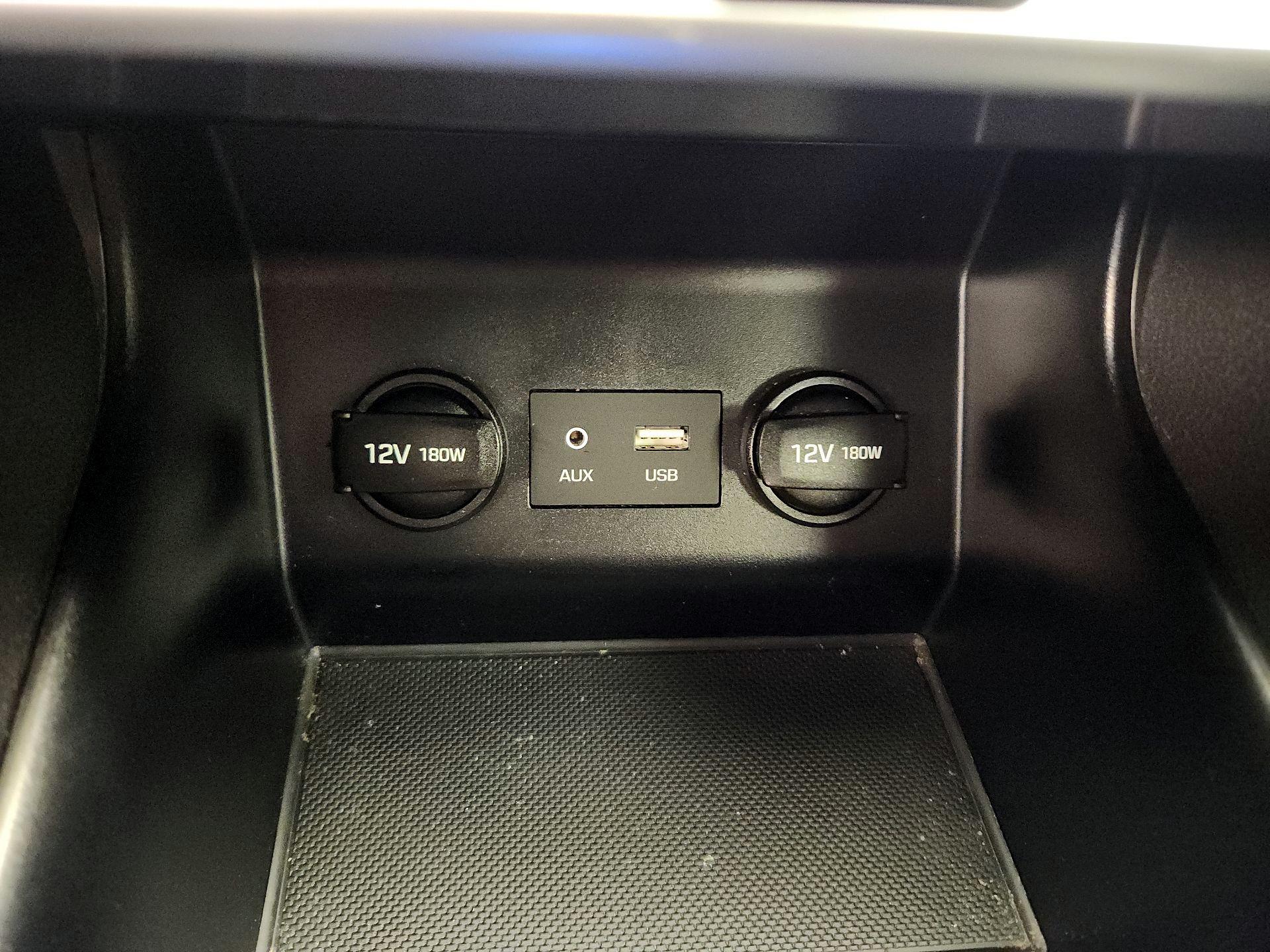 Thumbnail: 2020 Hyundai Elantra - 18
