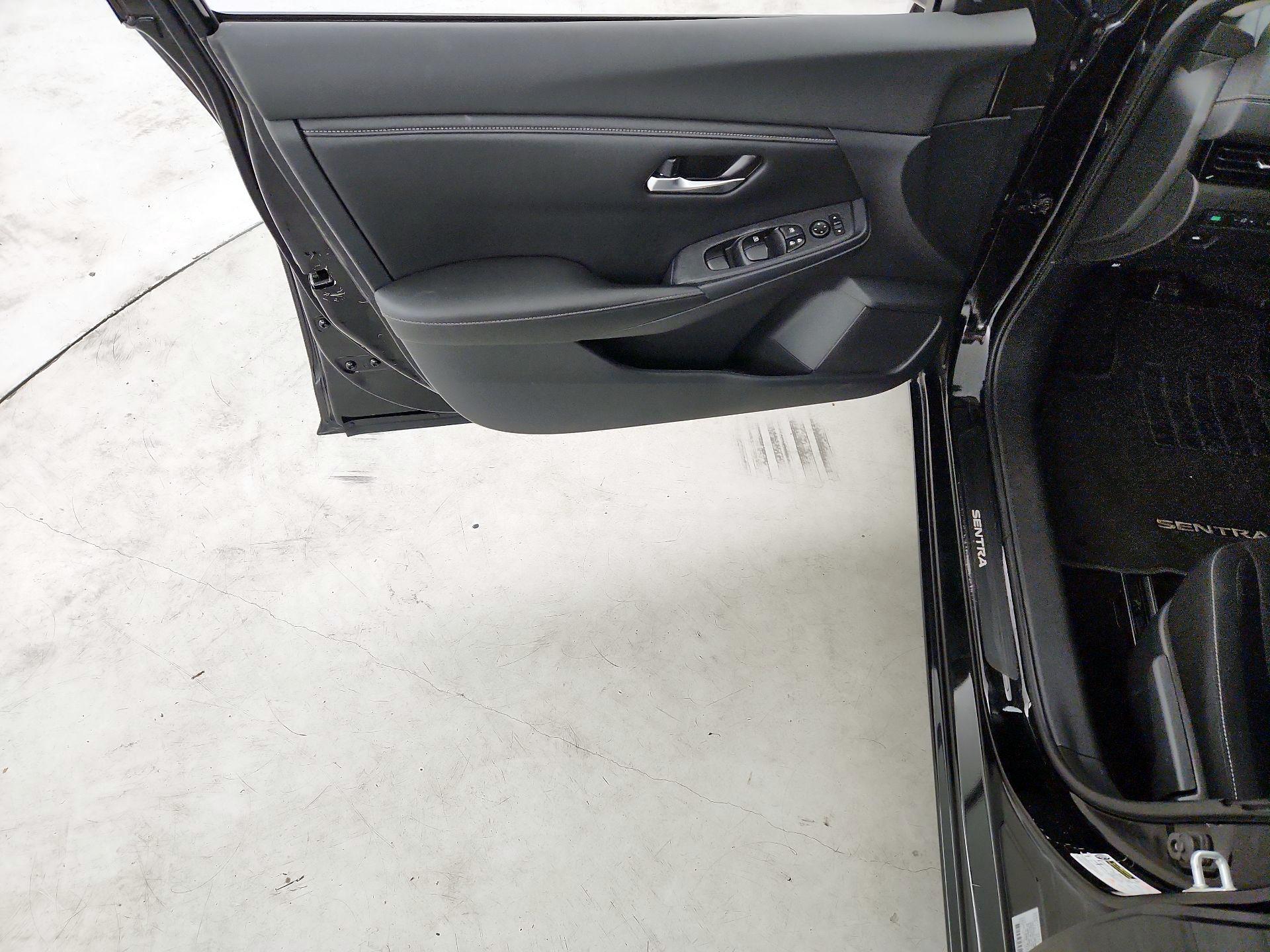 Thumbnail: 2021 Nissan Sentra - 12