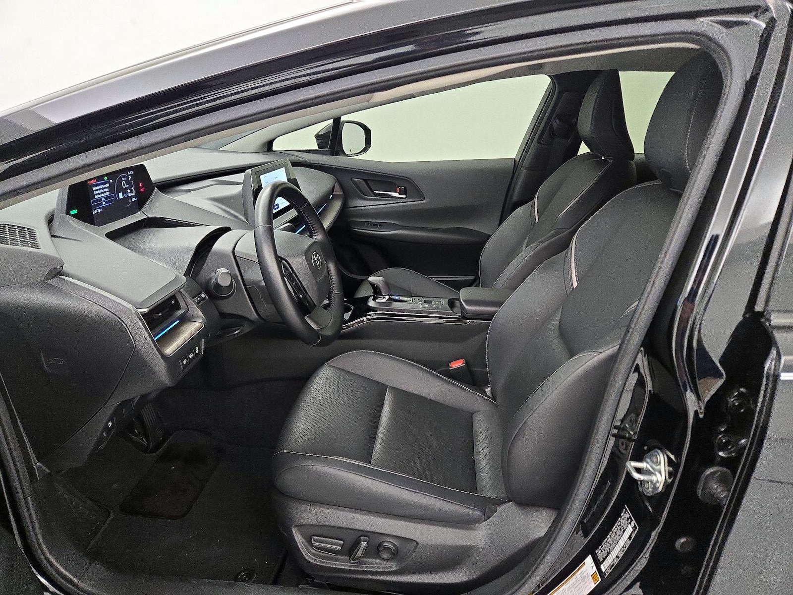 2023 Toyota Prius XLE - Photo 12