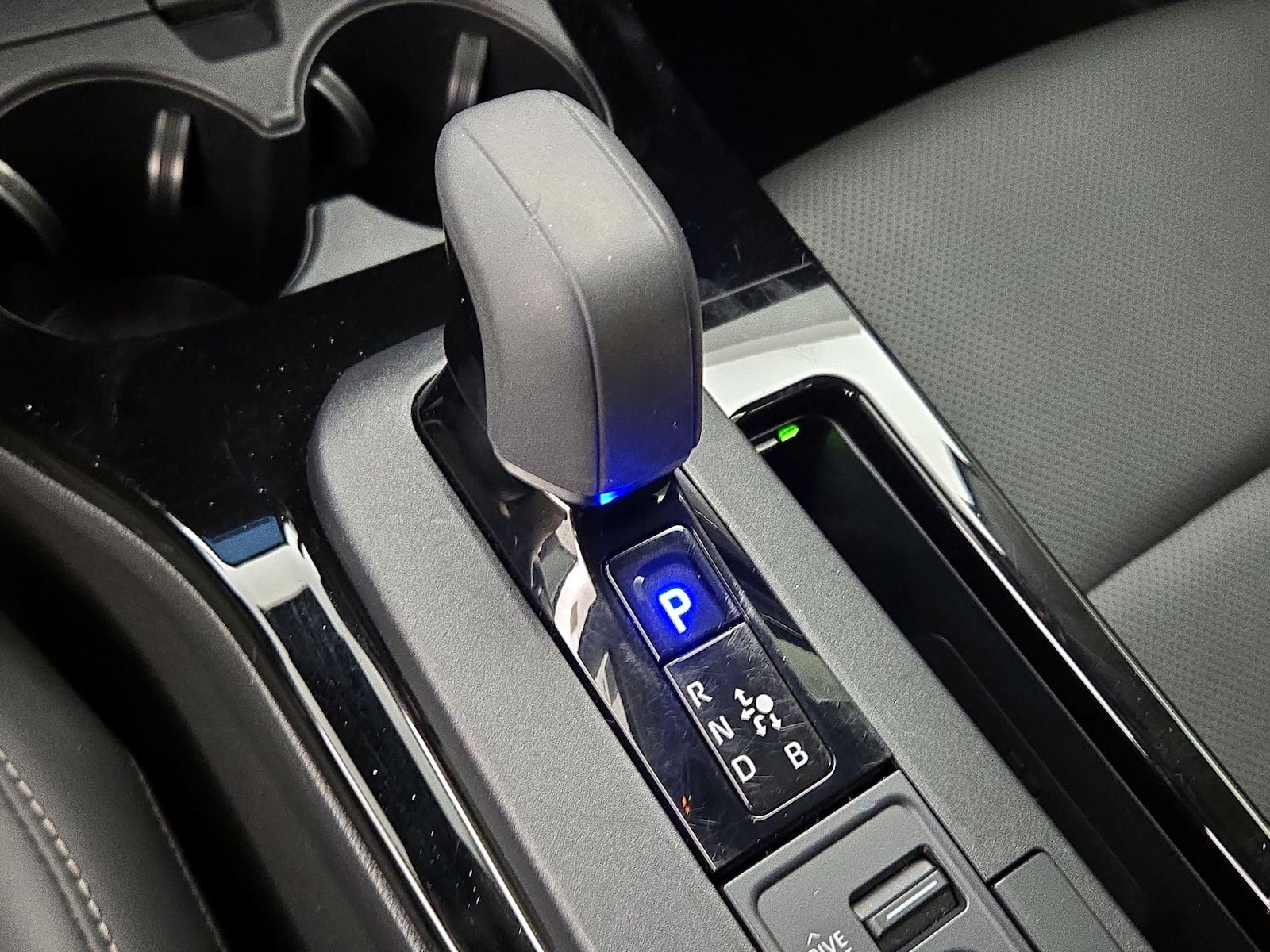 2023 Toyota Prius XLE - Photo 18
