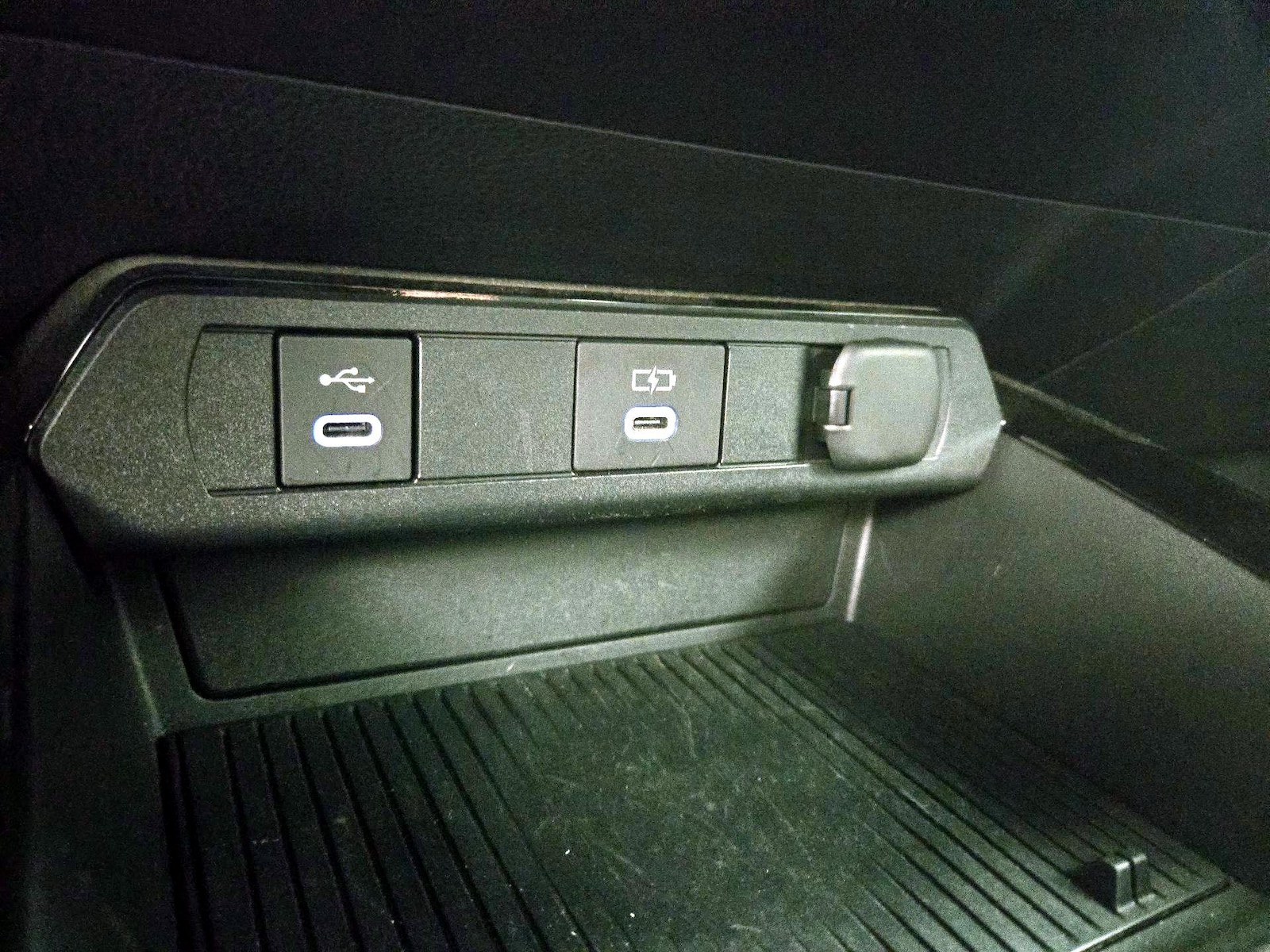 2023 Toyota Prius XLE - Photo 19