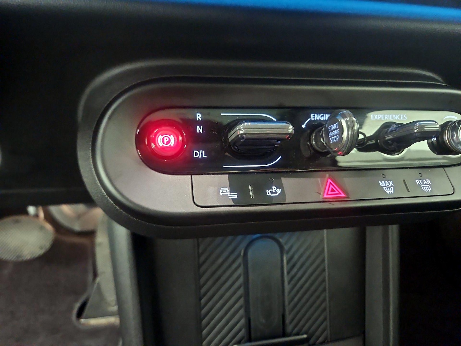 2025 MINI Hardtop 2 Door Base - Photo 15