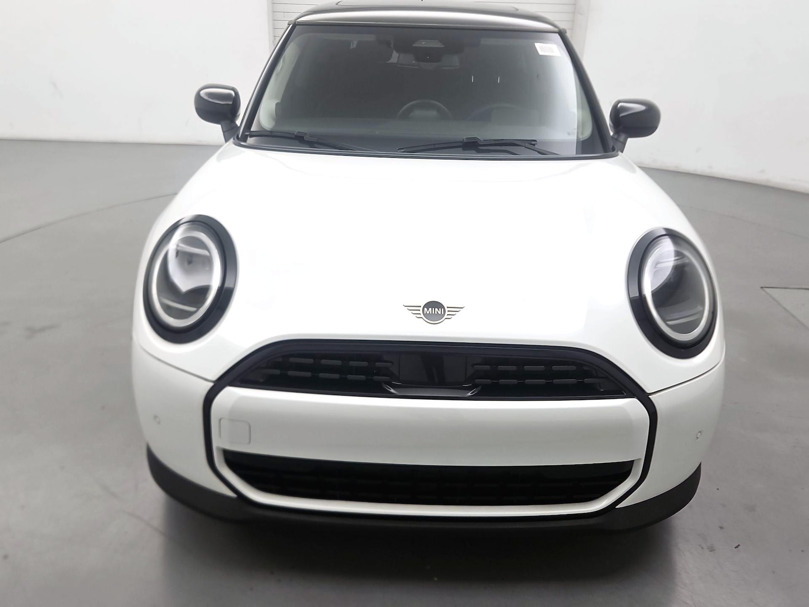 2025 MINI Hardtop 2 Door Base - Photo 2