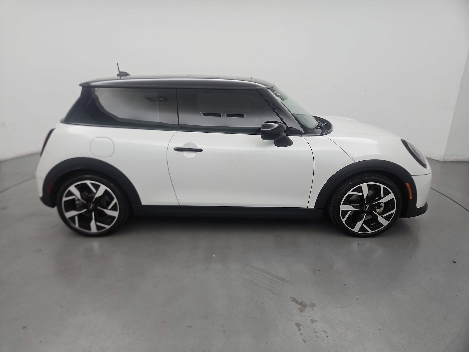 2025 MINI Hardtop 2 Door Base - Photo 4