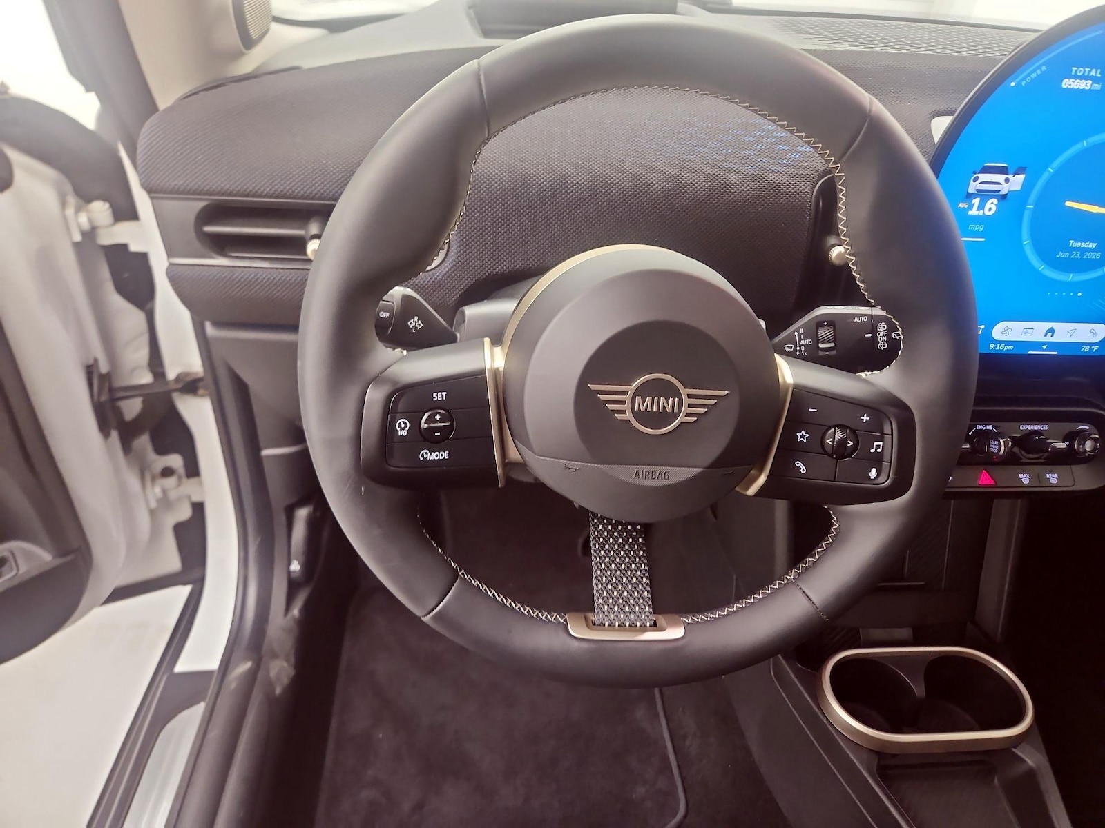 2025 MINI Hardtop 2 Door Base - Photo 9