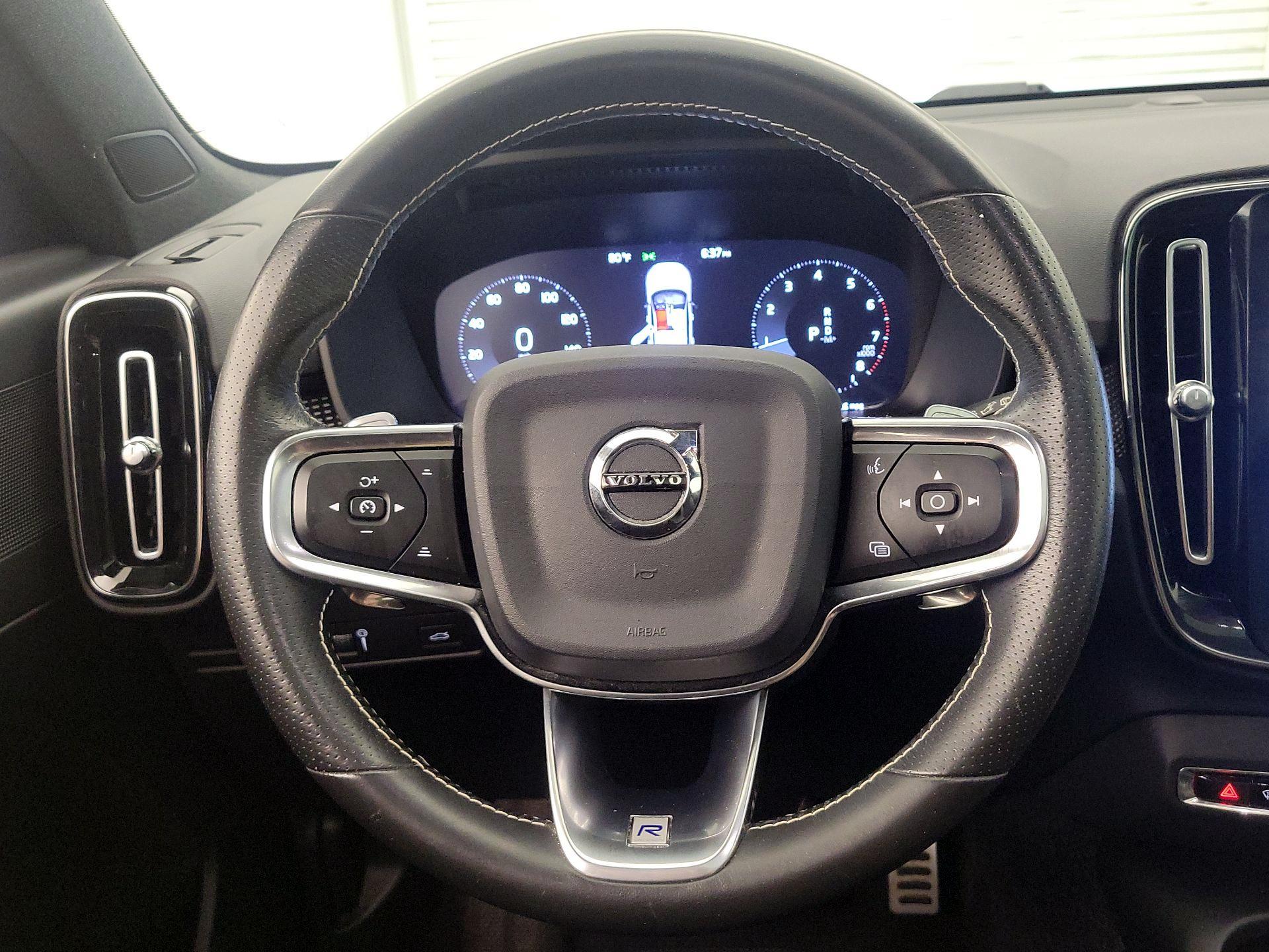 Thumbnail: 2020 Volvo XC40 - 10