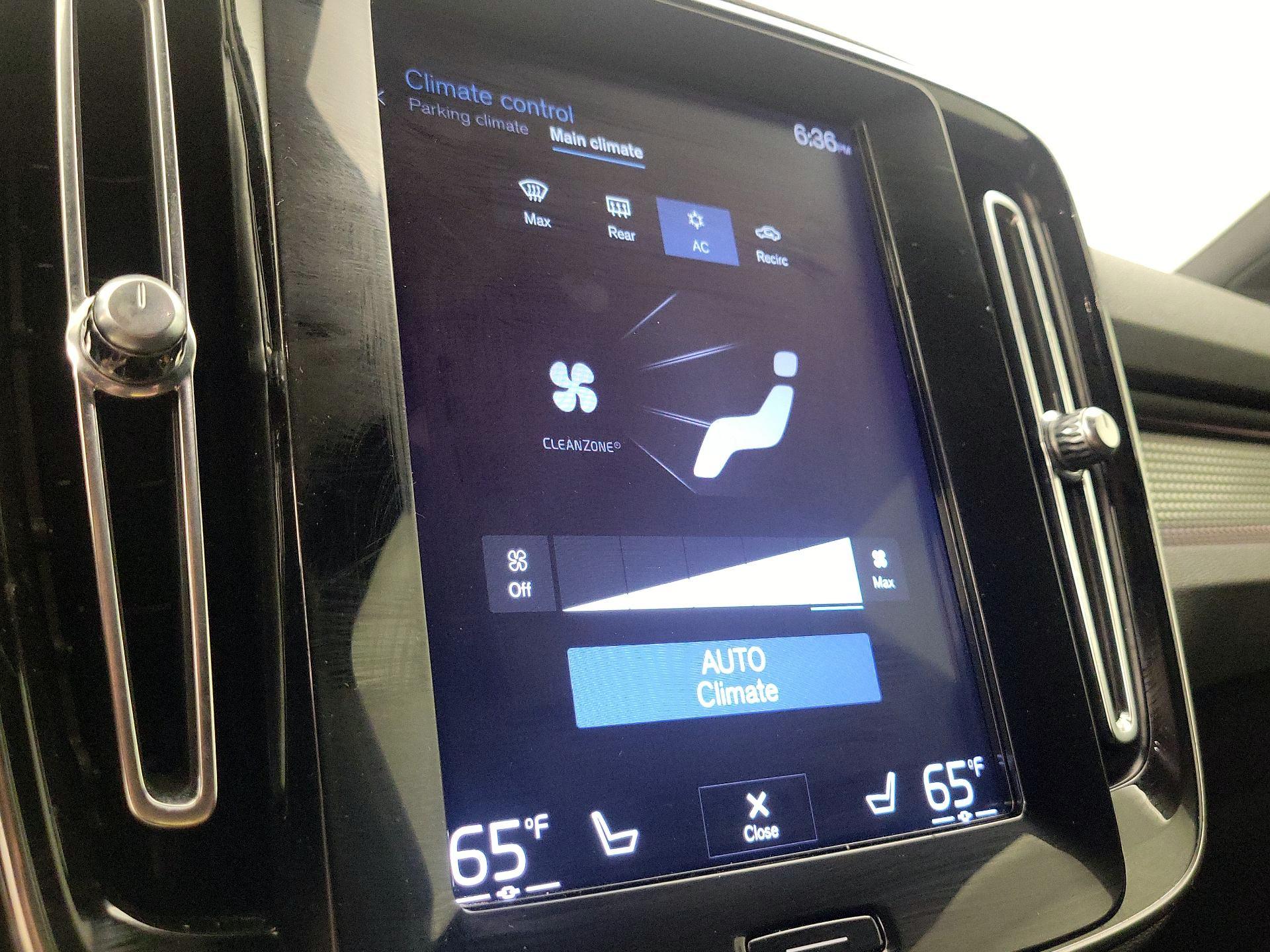 Thumbnail: 2020 Volvo XC40 - 17