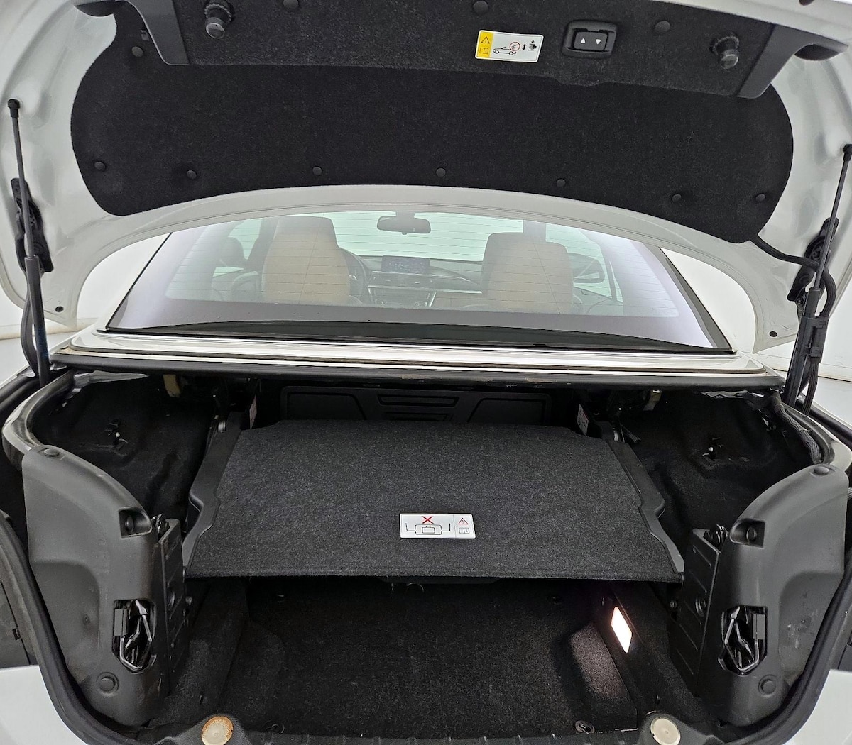 Trunk/Cargo (Seats Up)