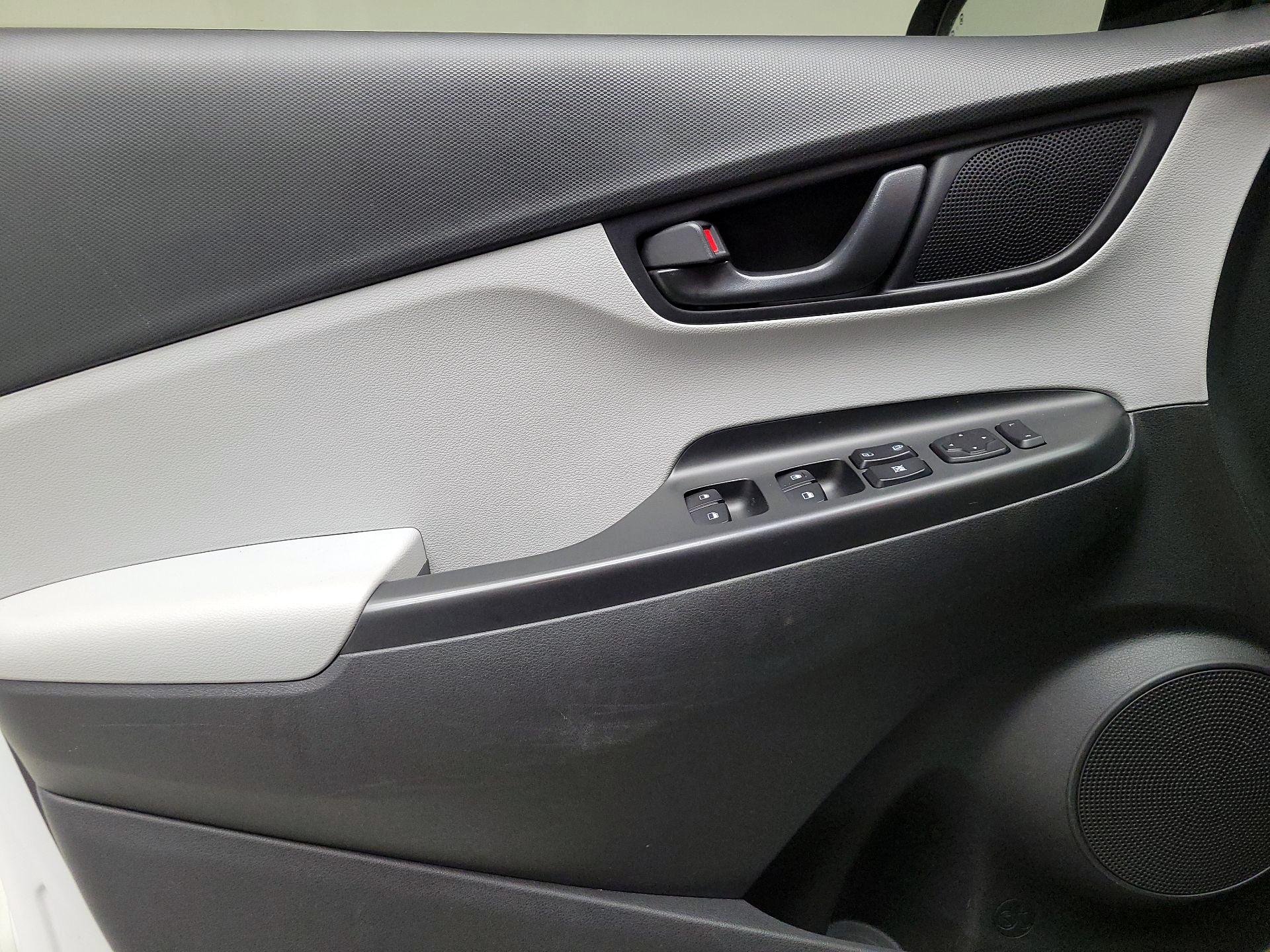 Thumbnail: 2022 Hyundai Kona - 12