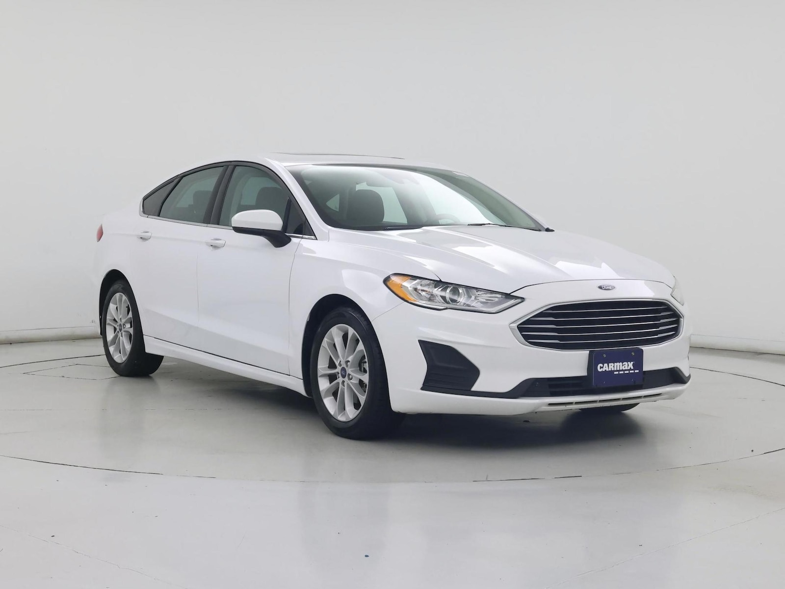 2020 Ford Fusion SE - Photo 2