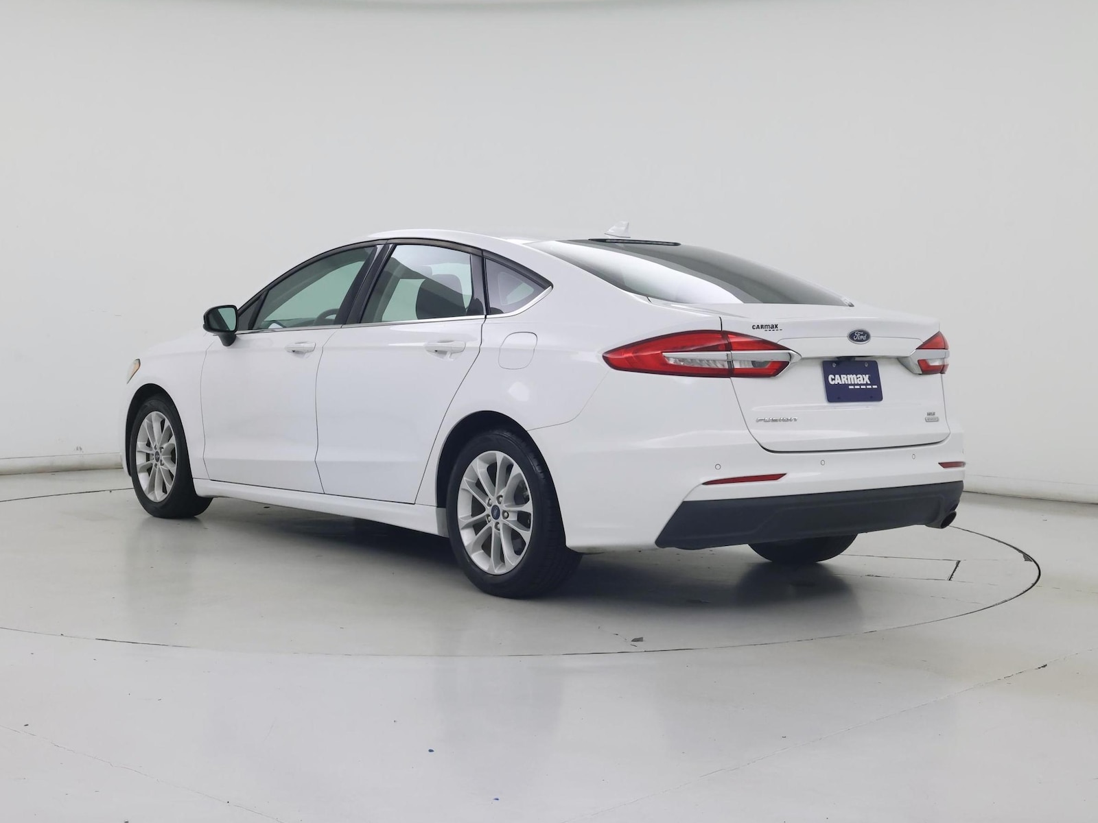 2020 Ford Fusion SE - Photo 3