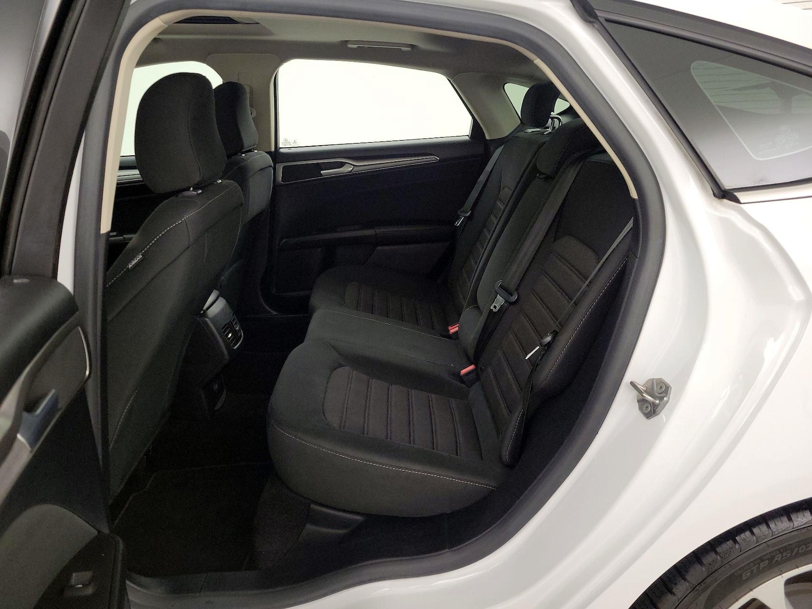 2020 Ford Fusion SE - Photo 21