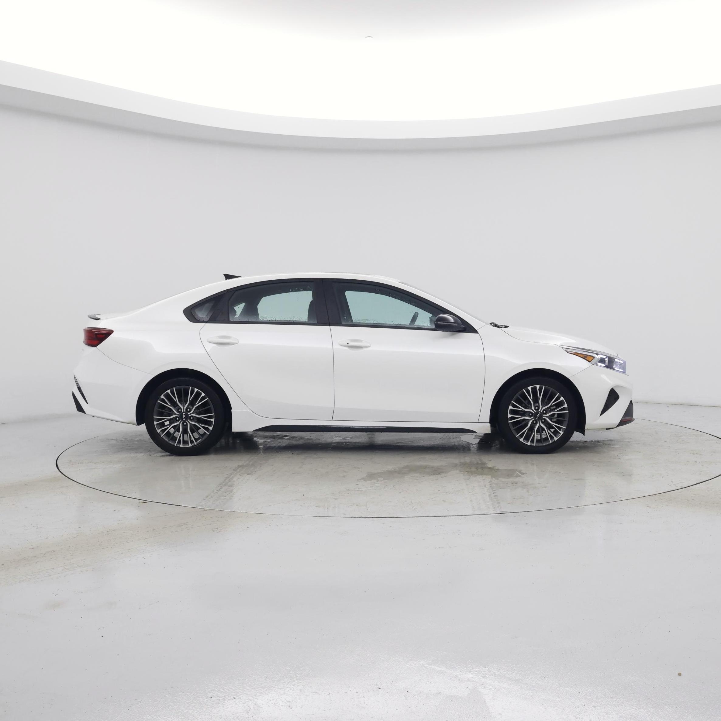 Thumbnail: 2023 Kia Forte - 7
