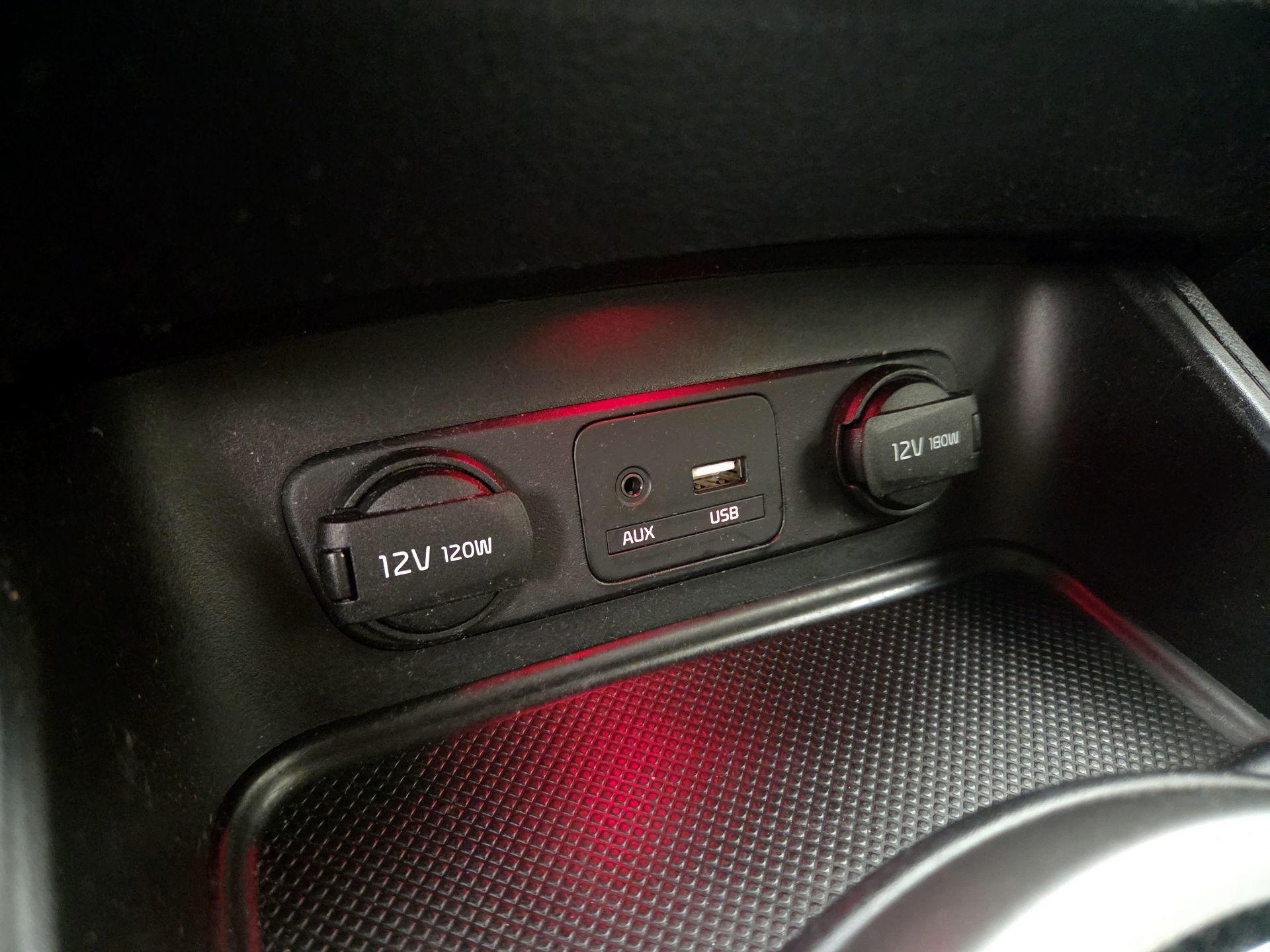 Thumbnail: 2016 Kia Sportage - 17