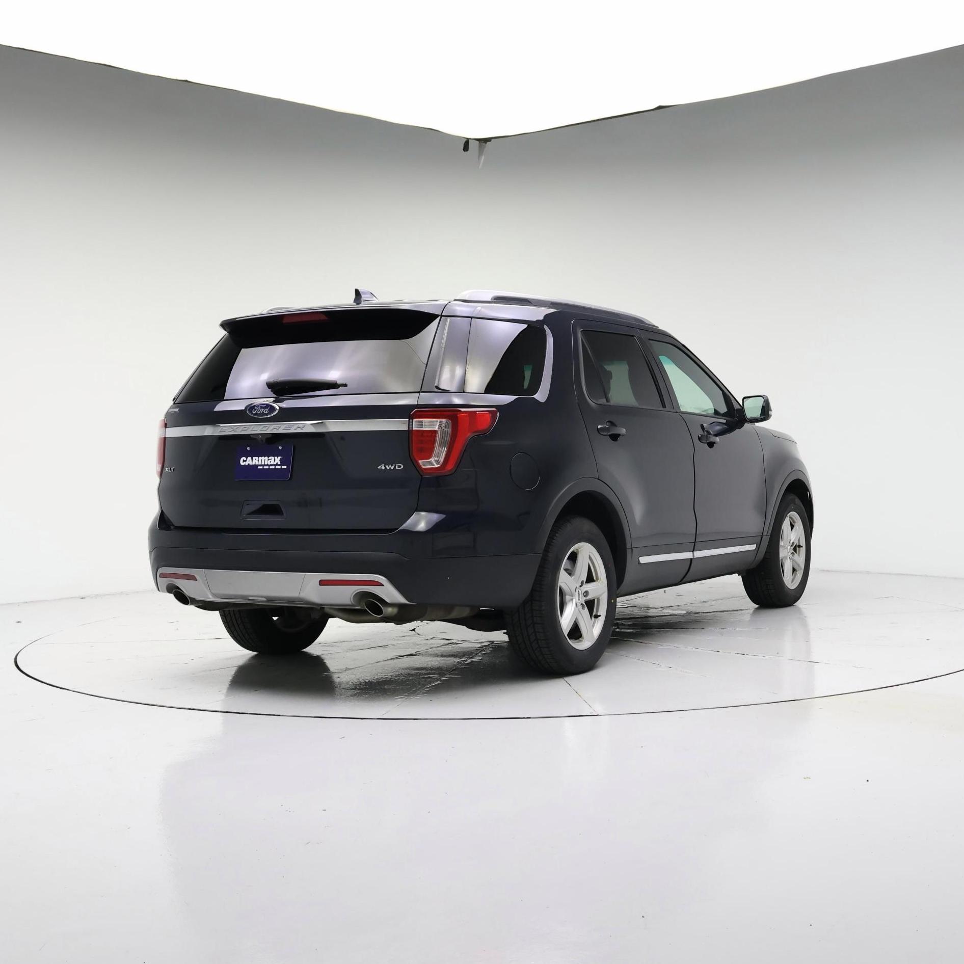 Thumbnail: 2017 Ford Explorer - 8