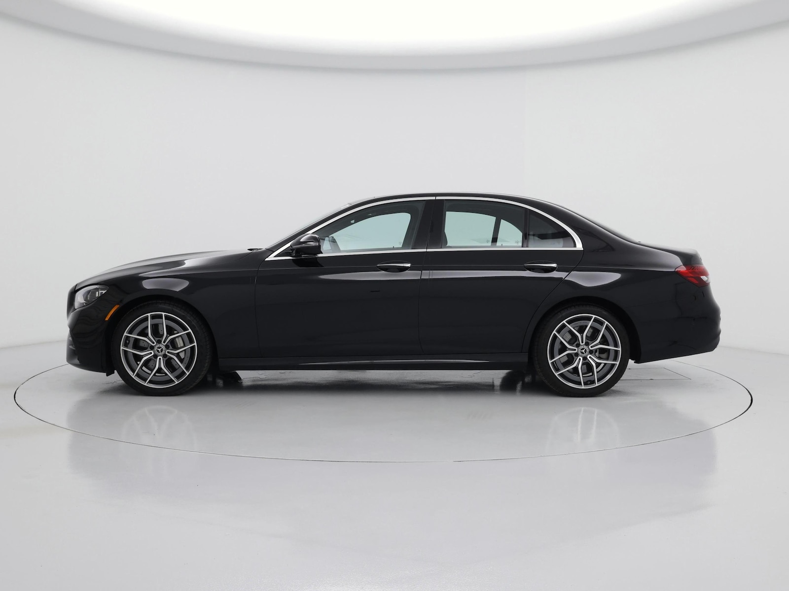 2021 Mercedes-Benz E-Class E450 - Photo 4
