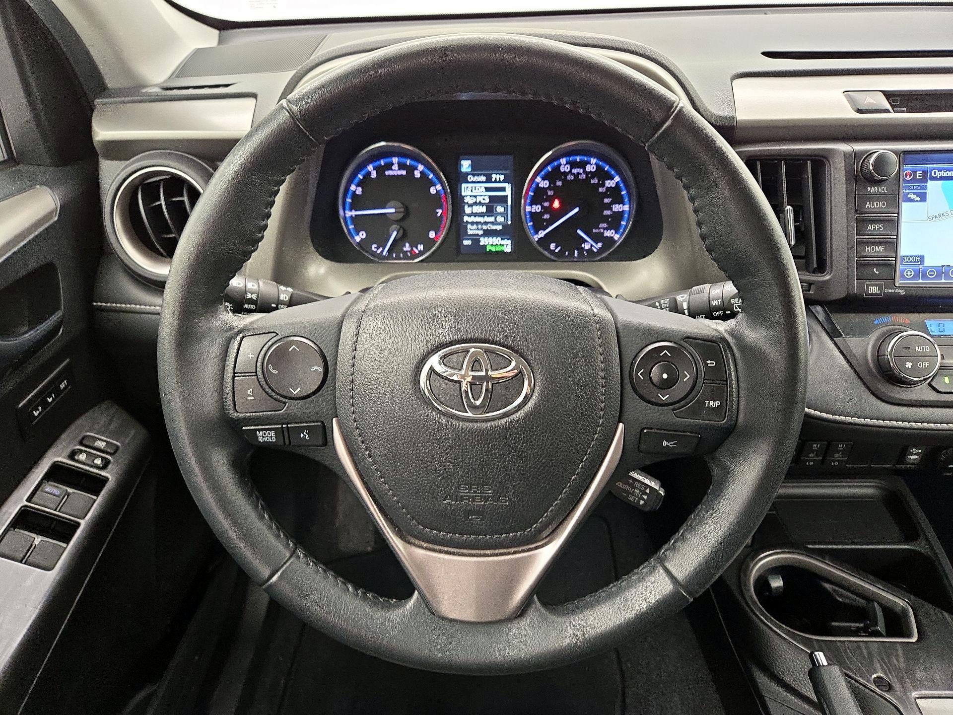 Thumbnail: 2018 Toyota RAV4 - 10