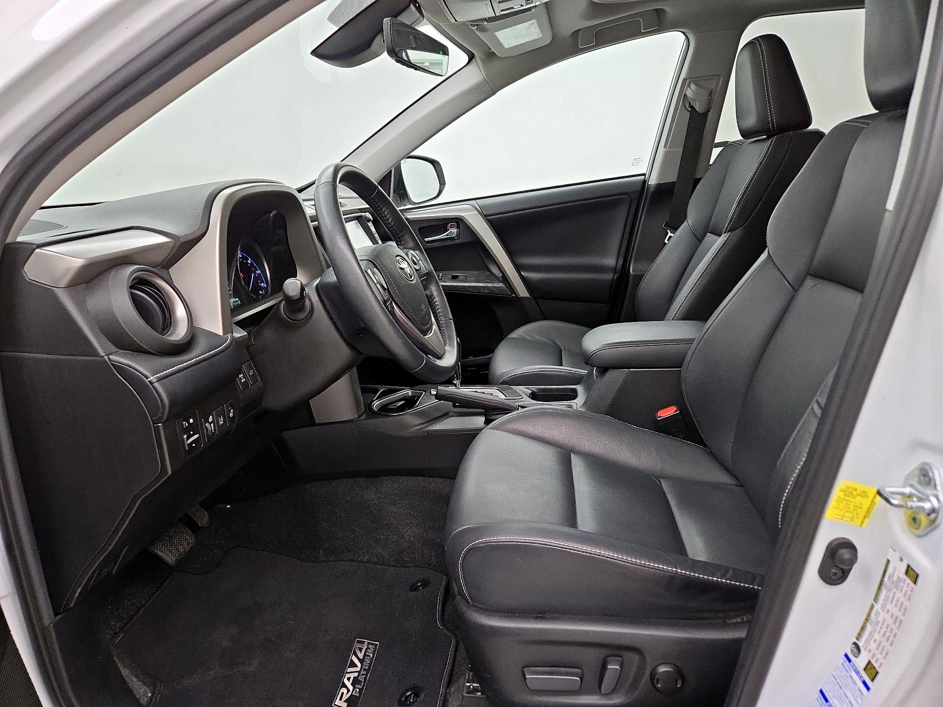 Thumbnail: 2018 Toyota RAV4 - 11