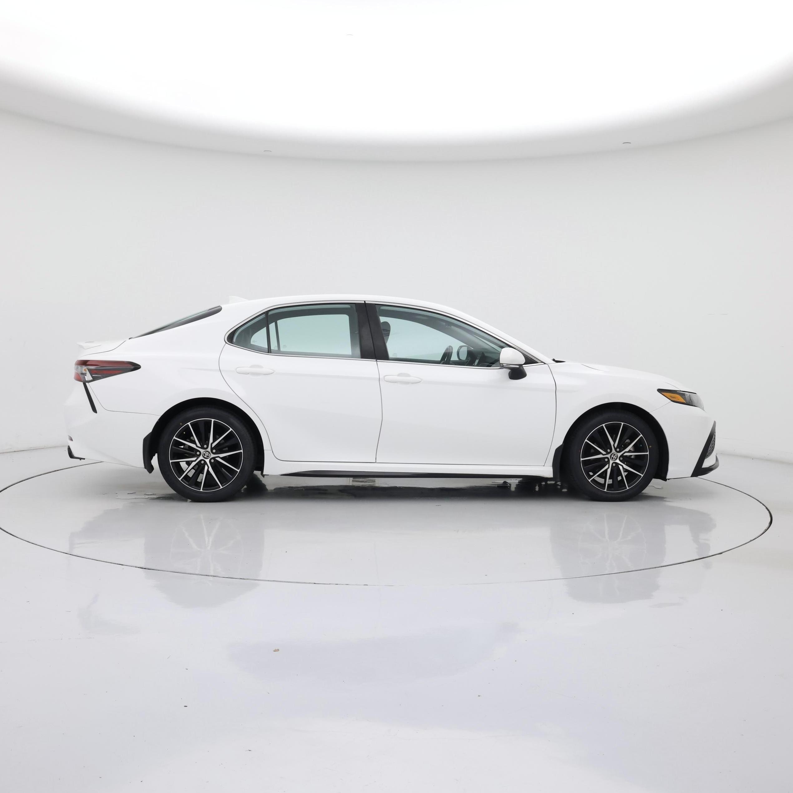 Thumbnail: 2023 Toyota Camry - 7
