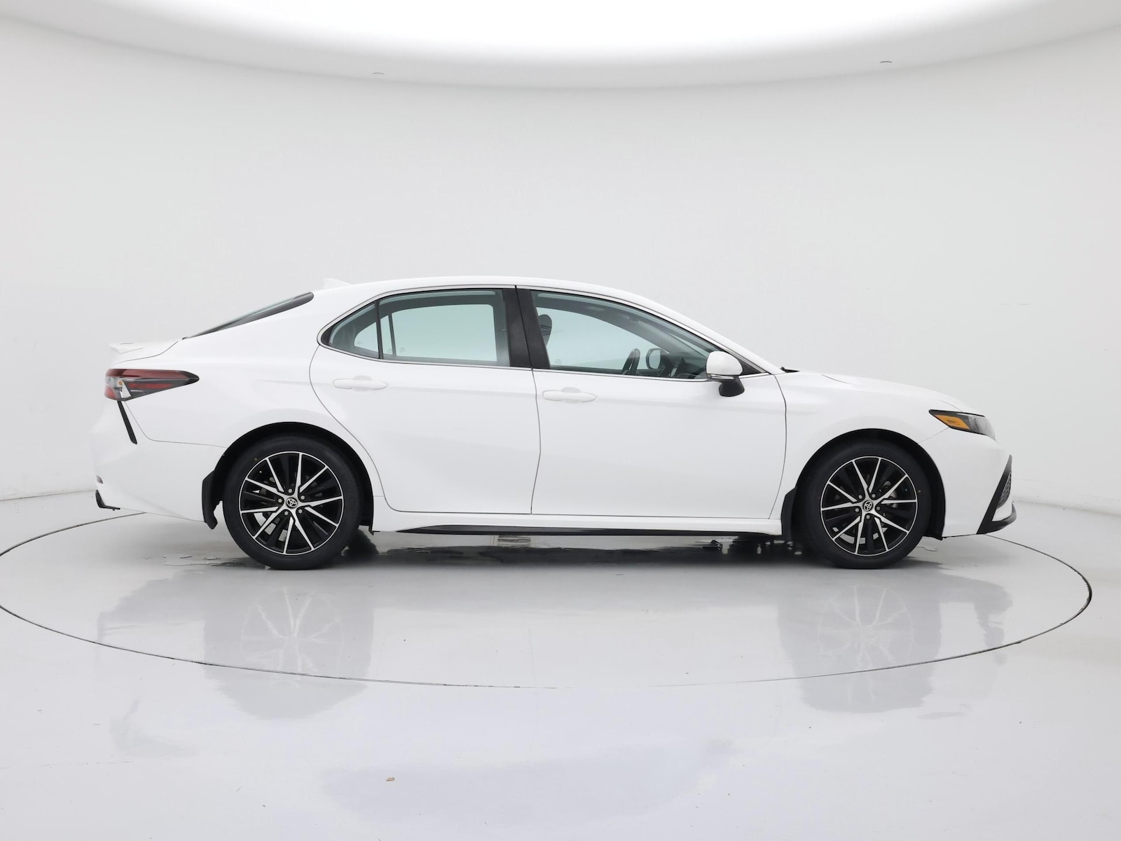 2023 Toyota Camry SE - Photo 8