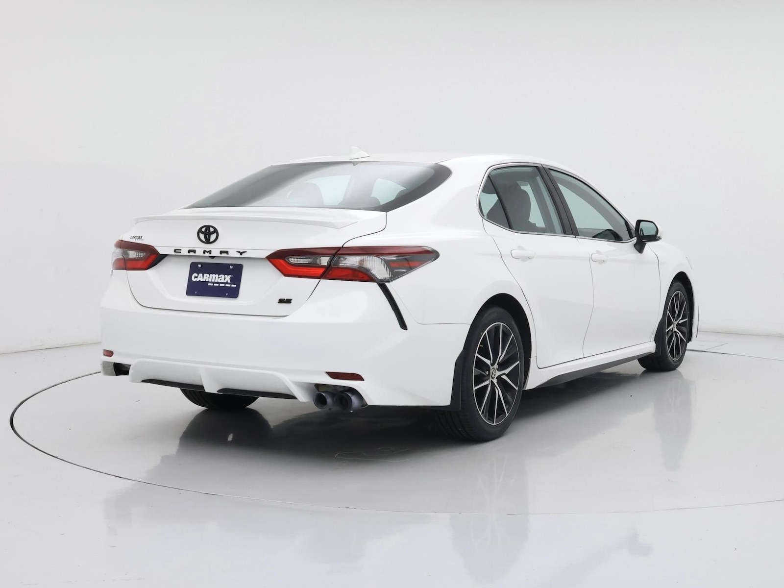 2023 Toyota Camry SE - Photo 9