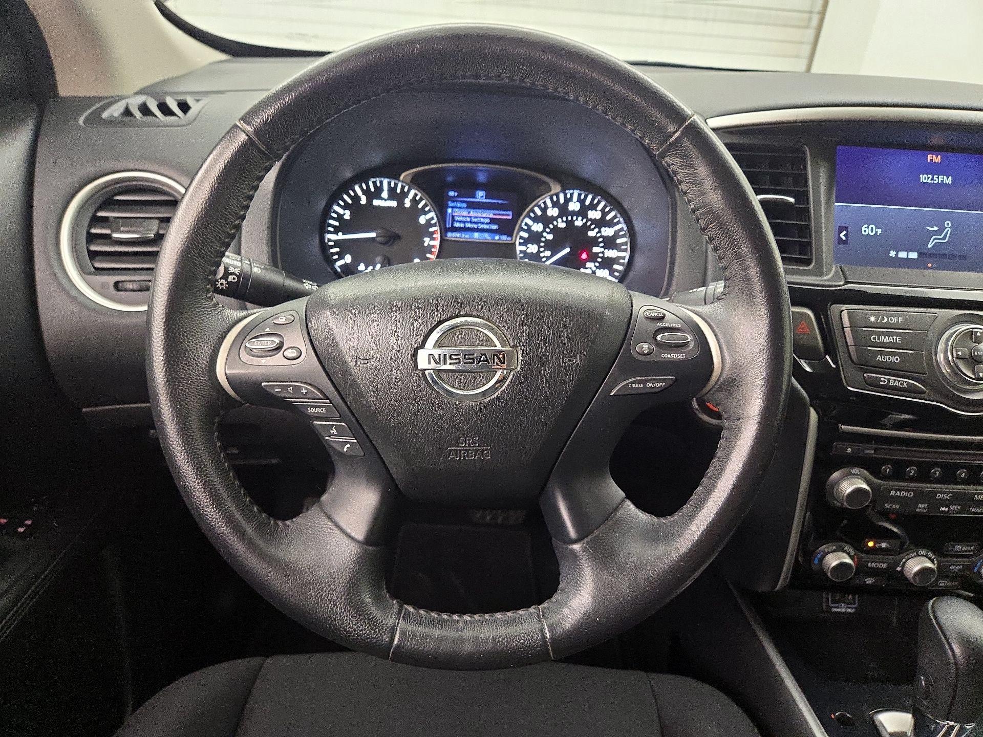 Thumbnail: 2020 Nissan Pathfinder - 10