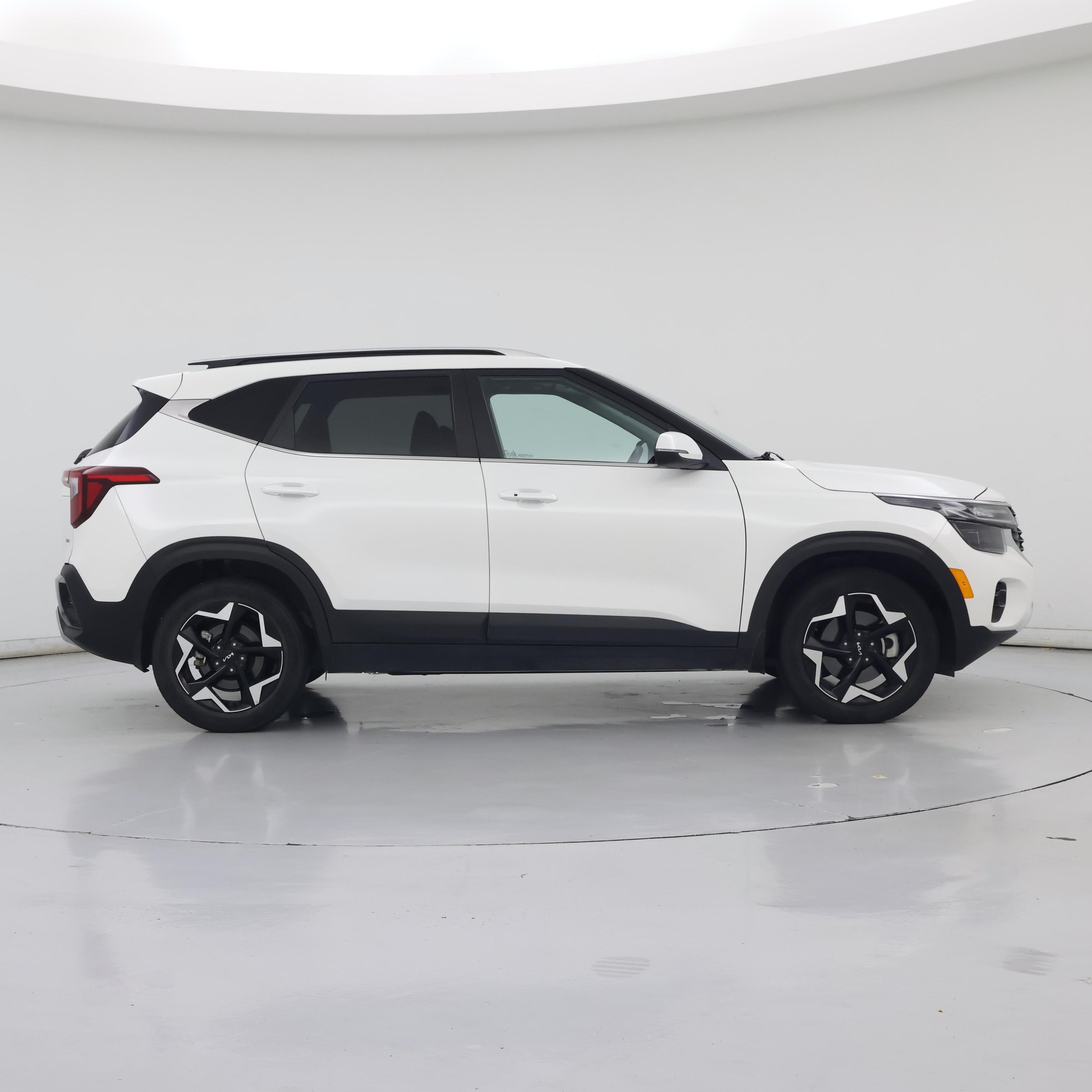 Thumbnail: 2024 Kia Seltos - 7