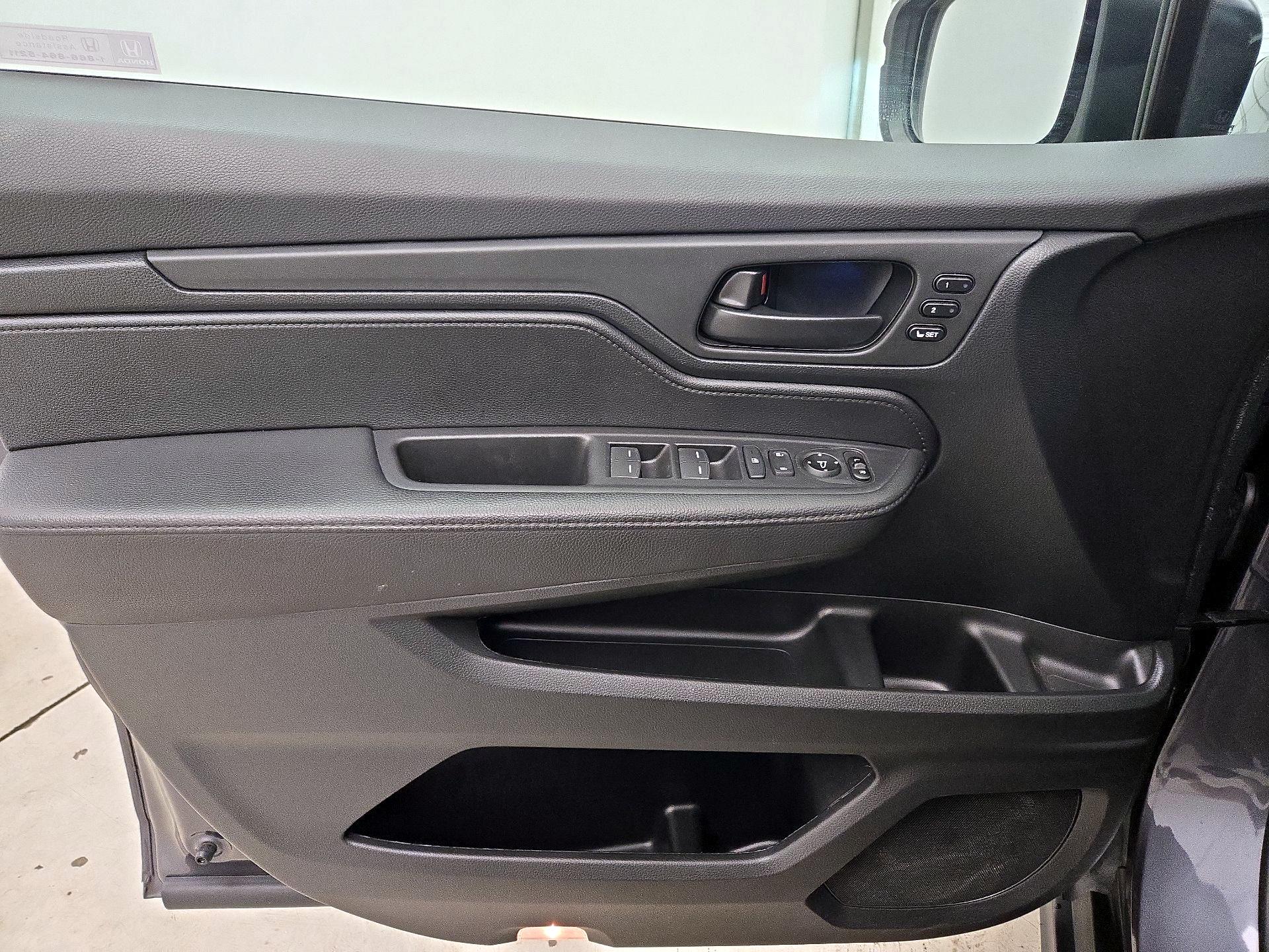 Thumbnail: 2021 Honda Odyssey - 12