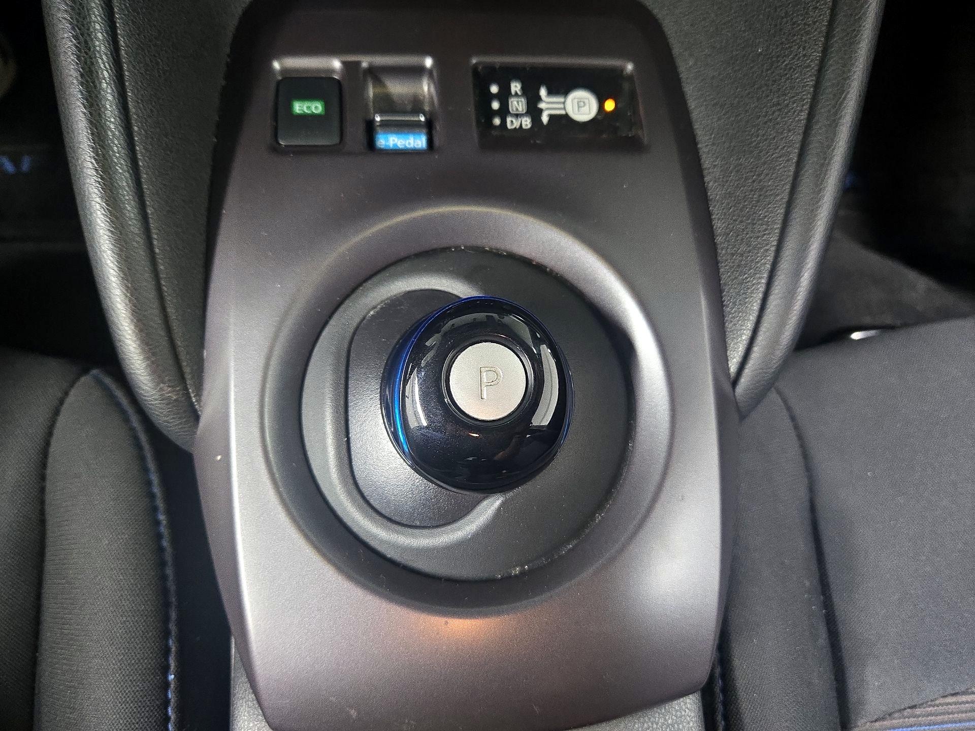 Thumbnail: 2020 Nissan Leaf - 17