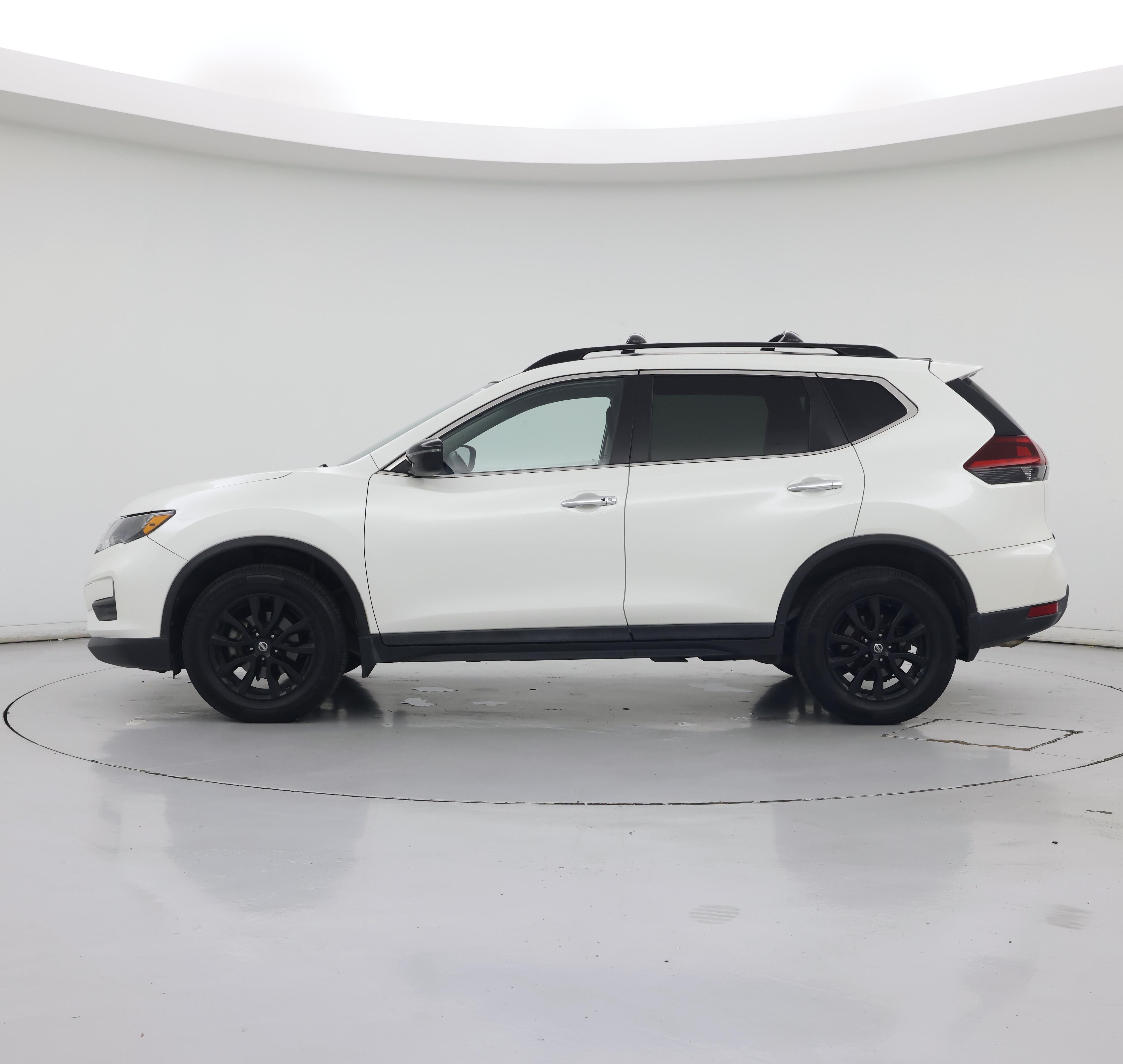 Thumbnail: 2018 Nissan Rogue - 3