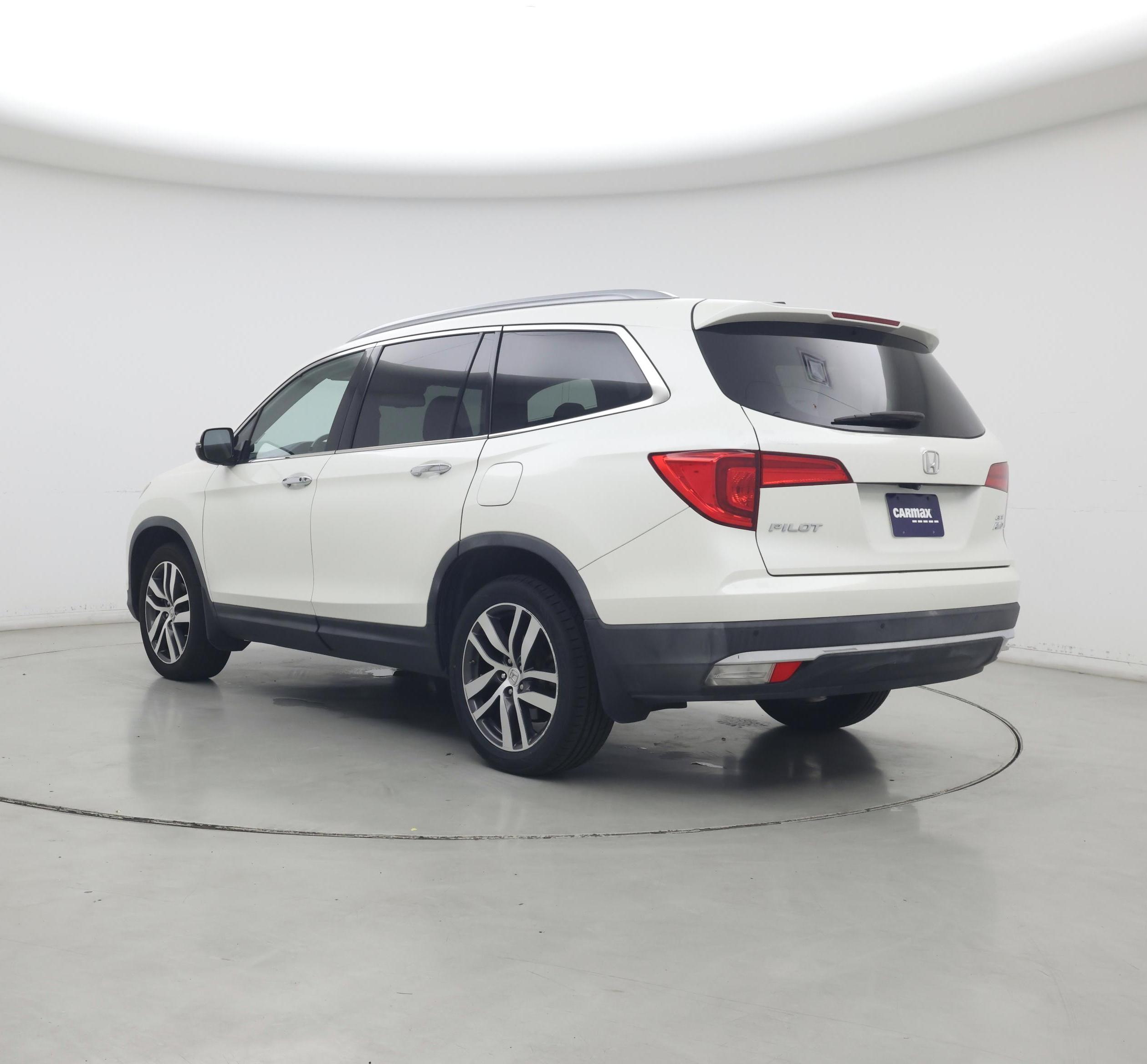 Thumbnail: 2017 Honda Pilot - 2