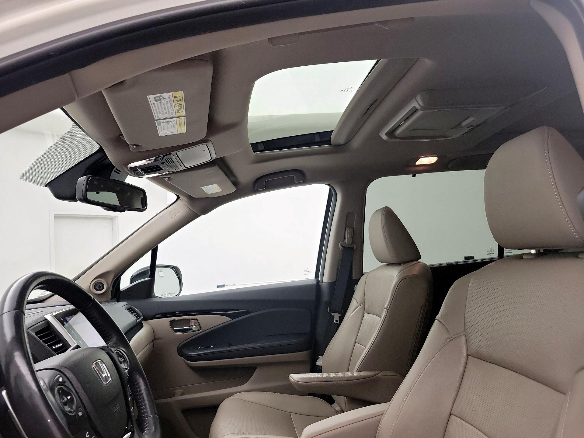 Thumbnail: 2017 Honda Pilot - 20