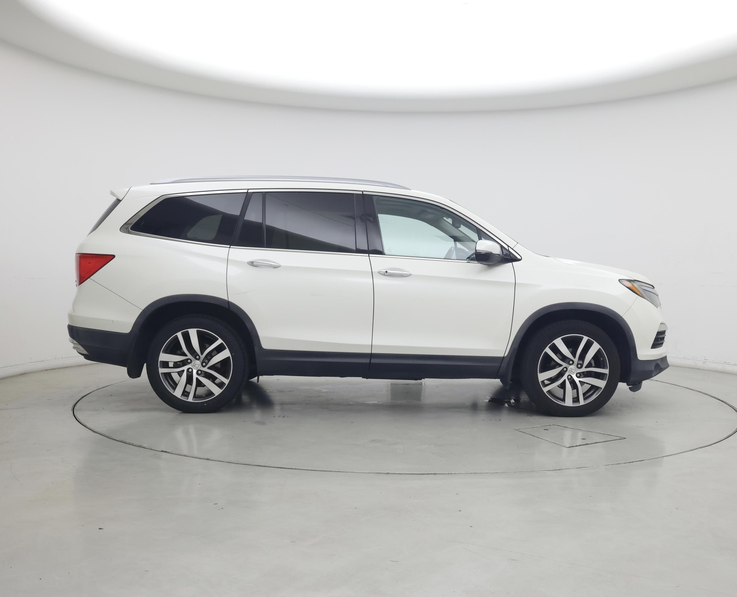 Thumbnail: 2017 Honda Pilot - 7