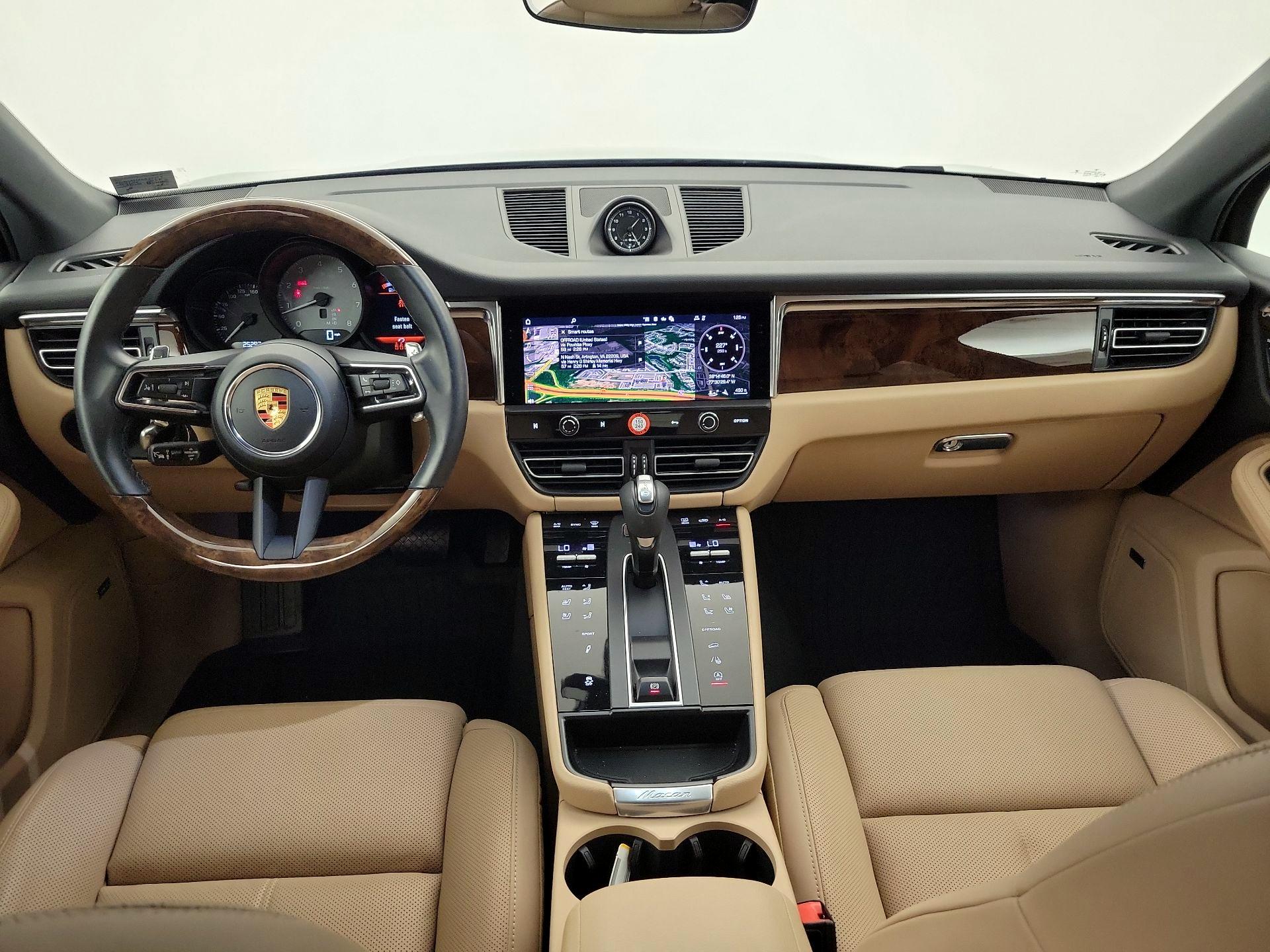 Thumbnail: 2022 Porsche Macan - 9