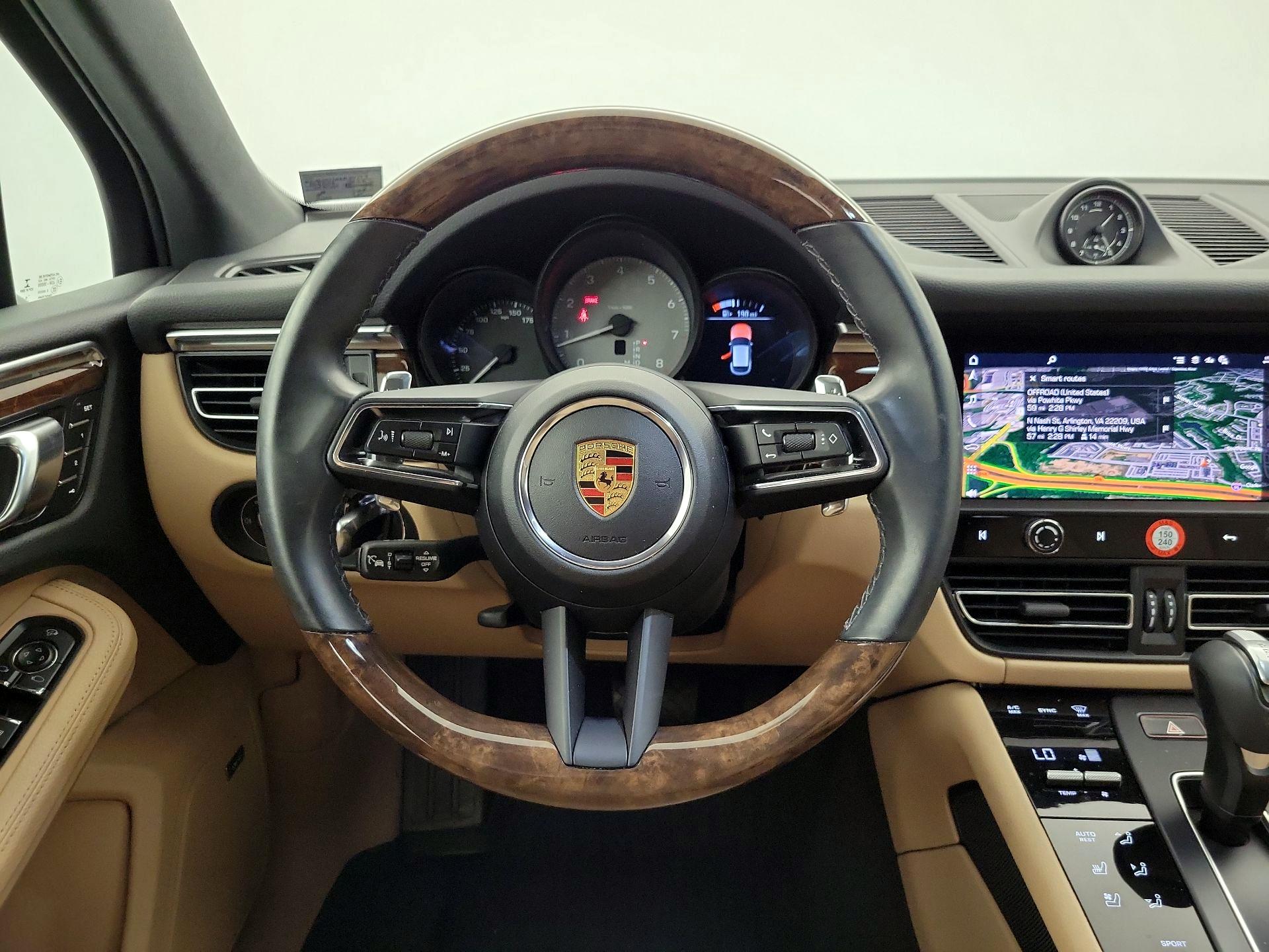 Thumbnail: 2022 Porsche Macan - 10