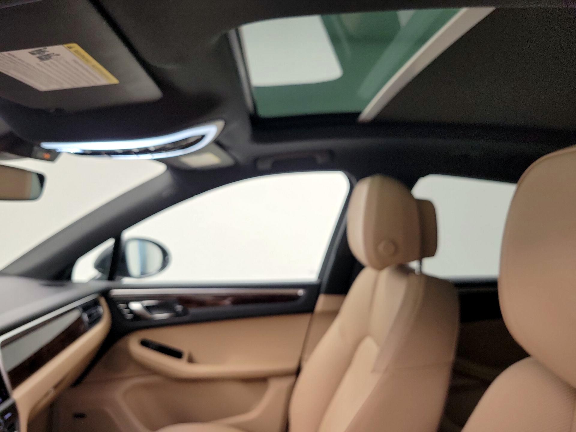 Thumbnail: 2022 Porsche Macan - 20